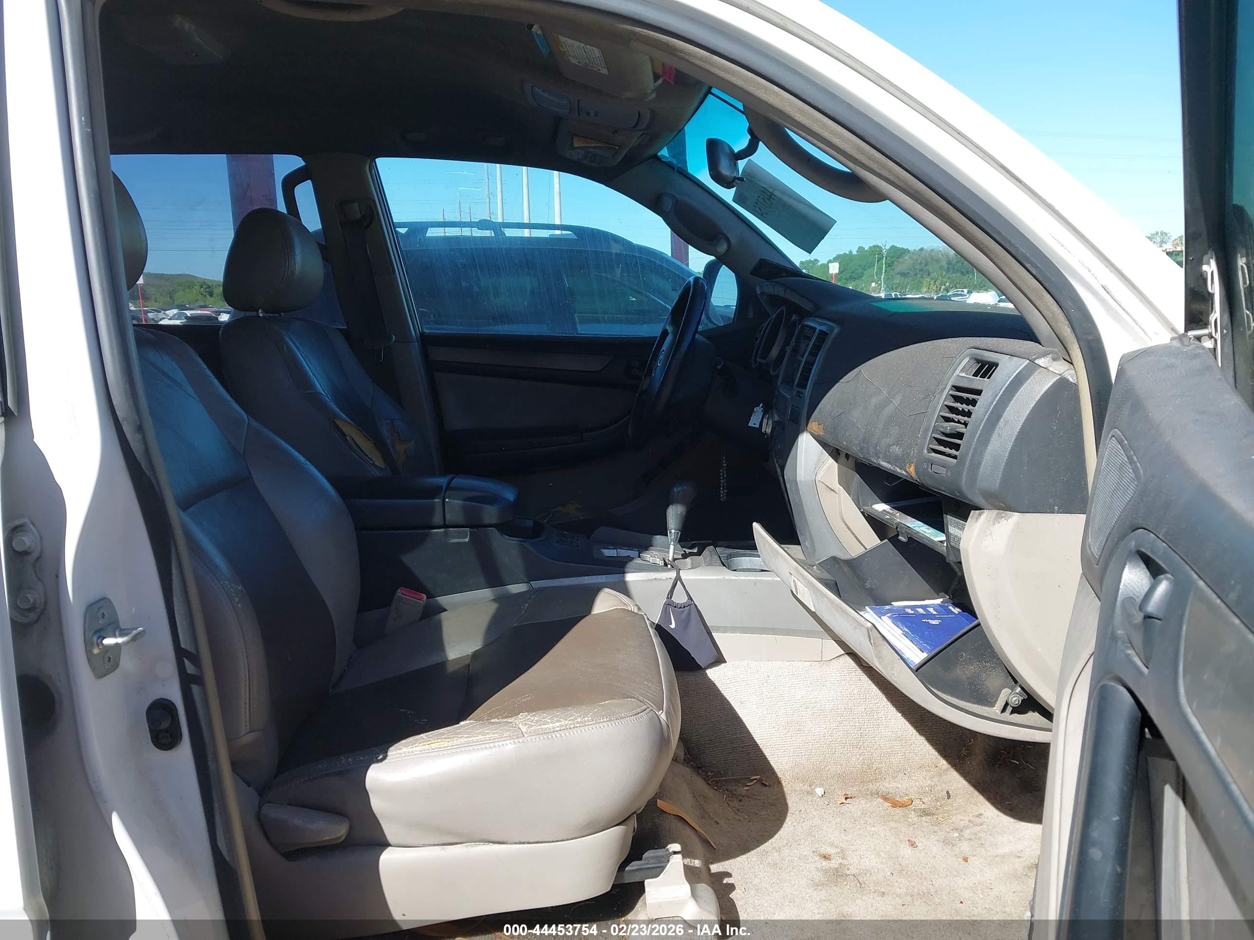 TOYOTA 4RUNNER image 5