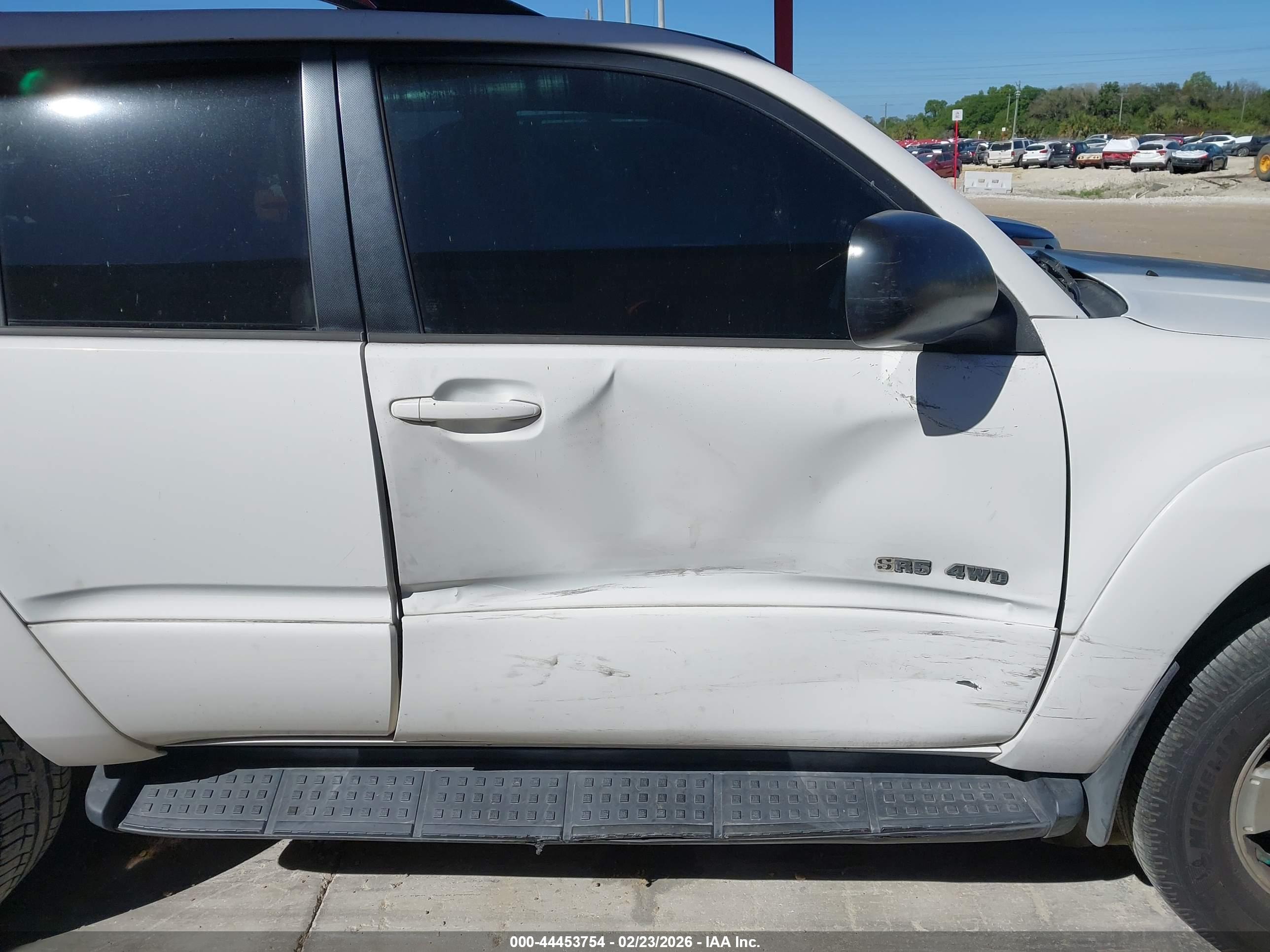 TOYOTA 4RUNNER image 6