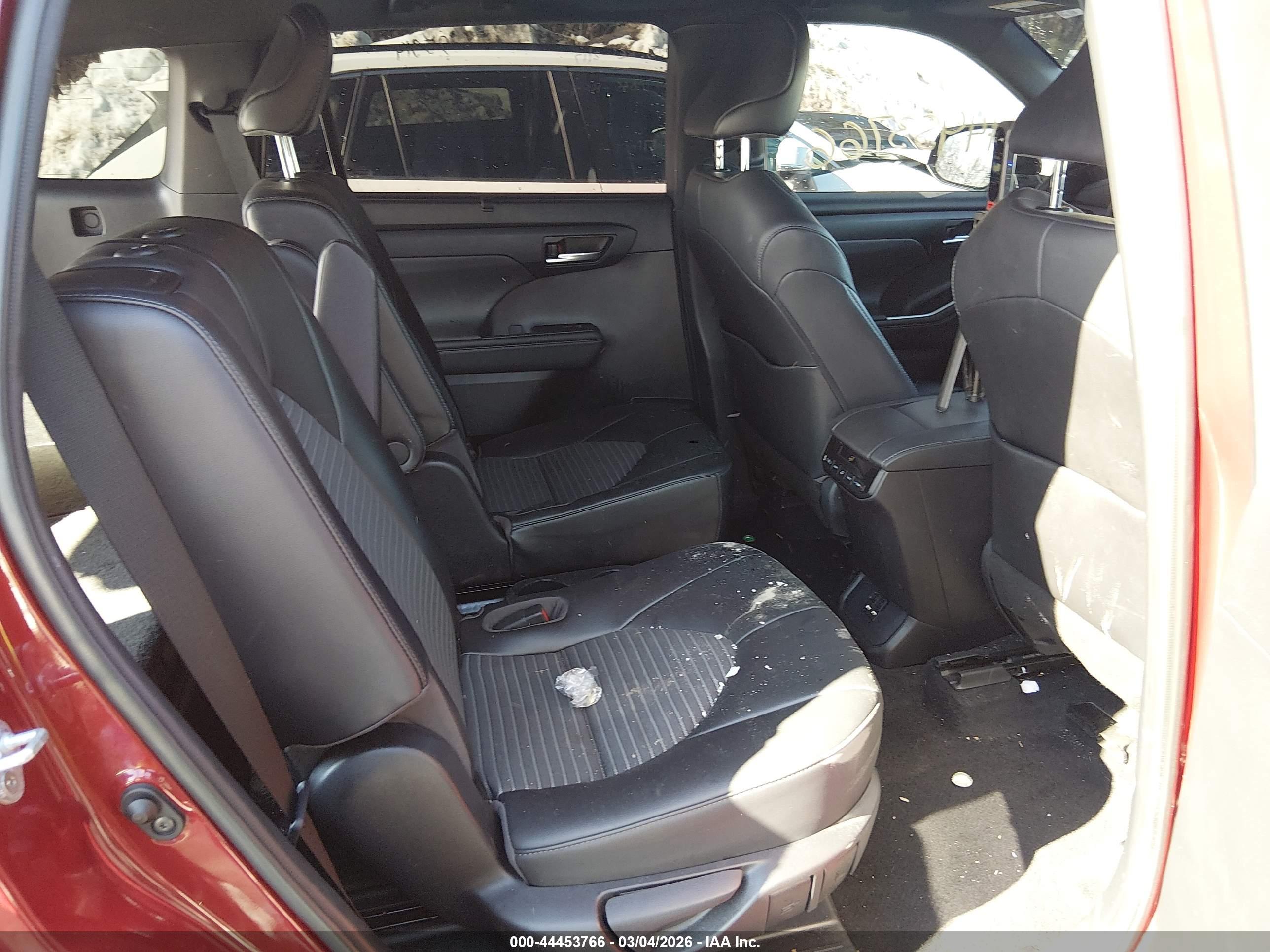TOYOTA HIGHLANDER image 8