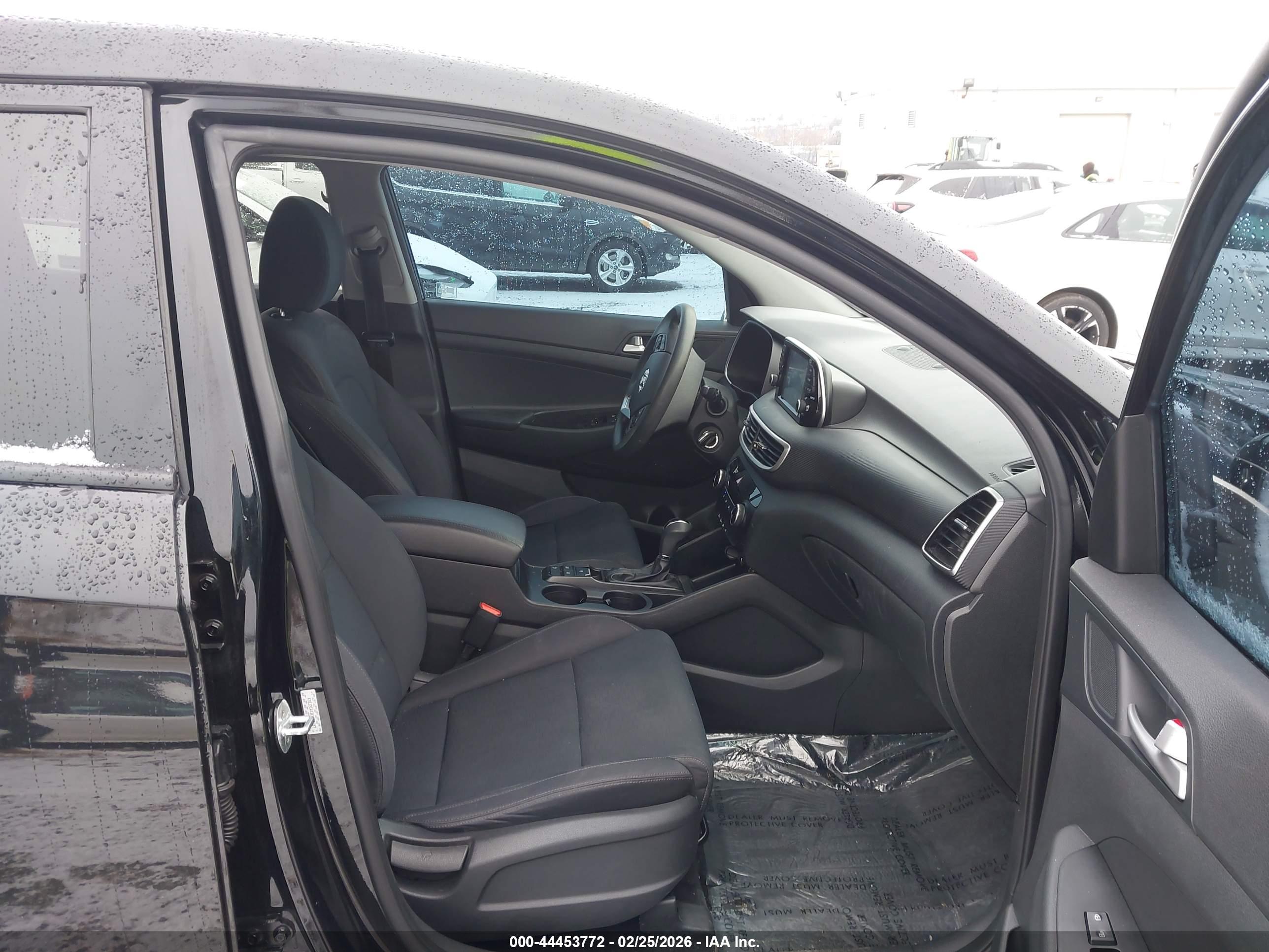 HYUNDAI TUCSON image 5