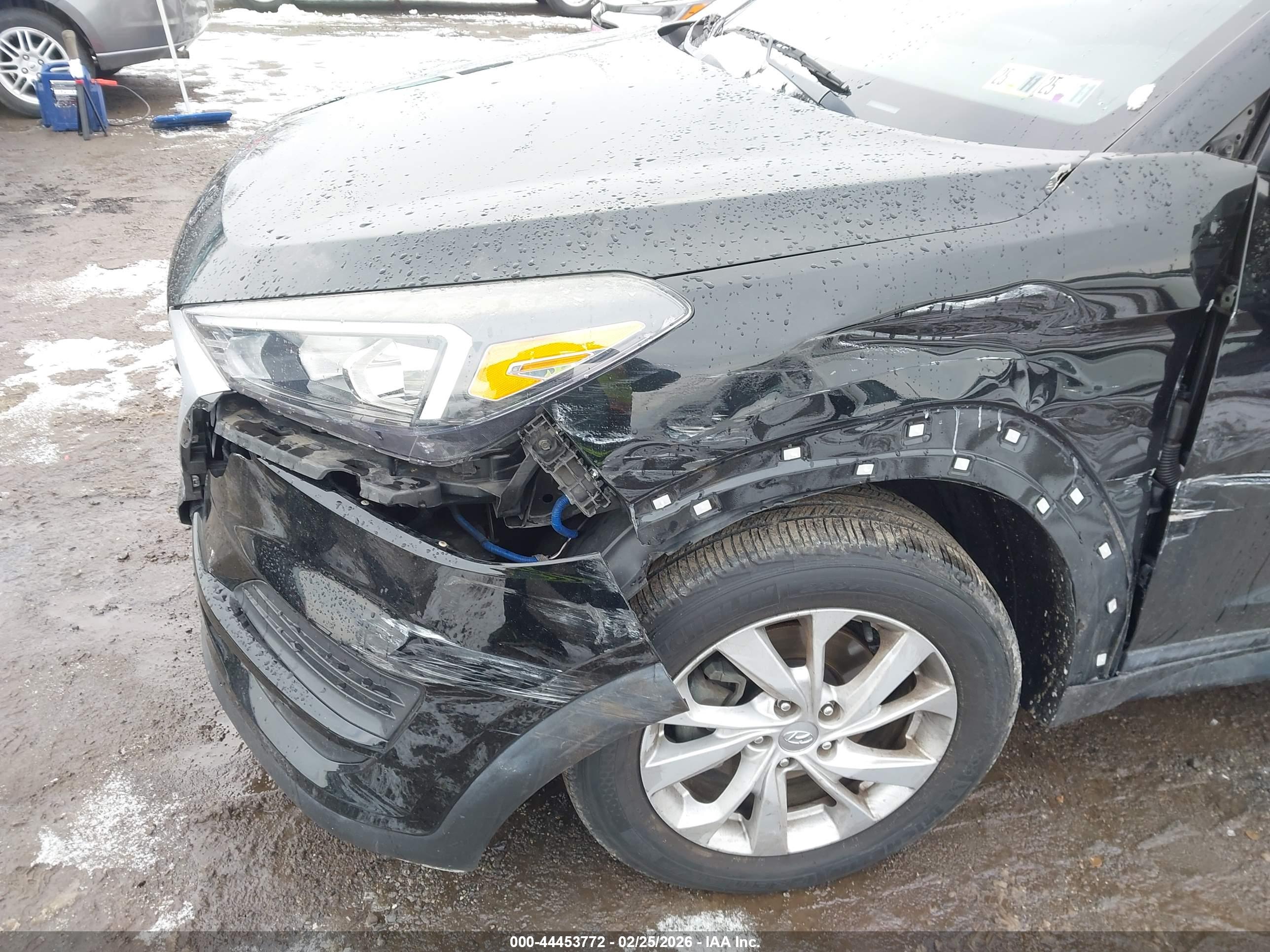 HYUNDAI TUCSON image 6