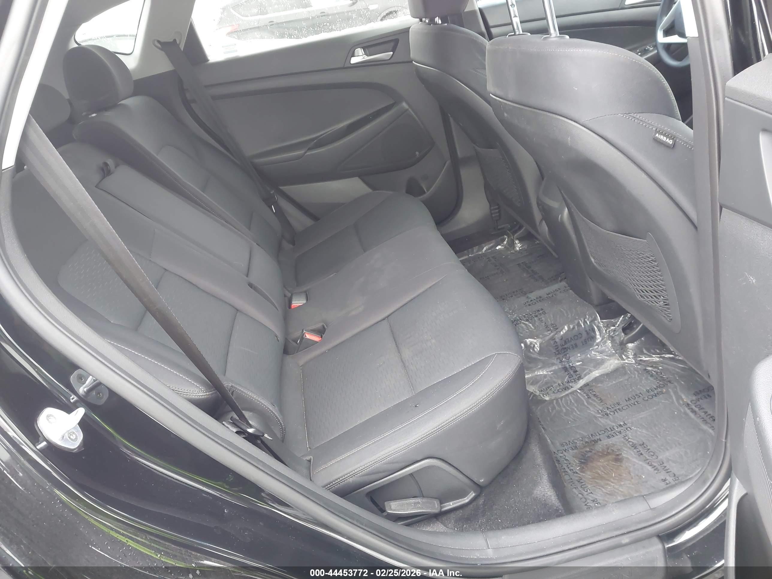 HYUNDAI TUCSON image 8