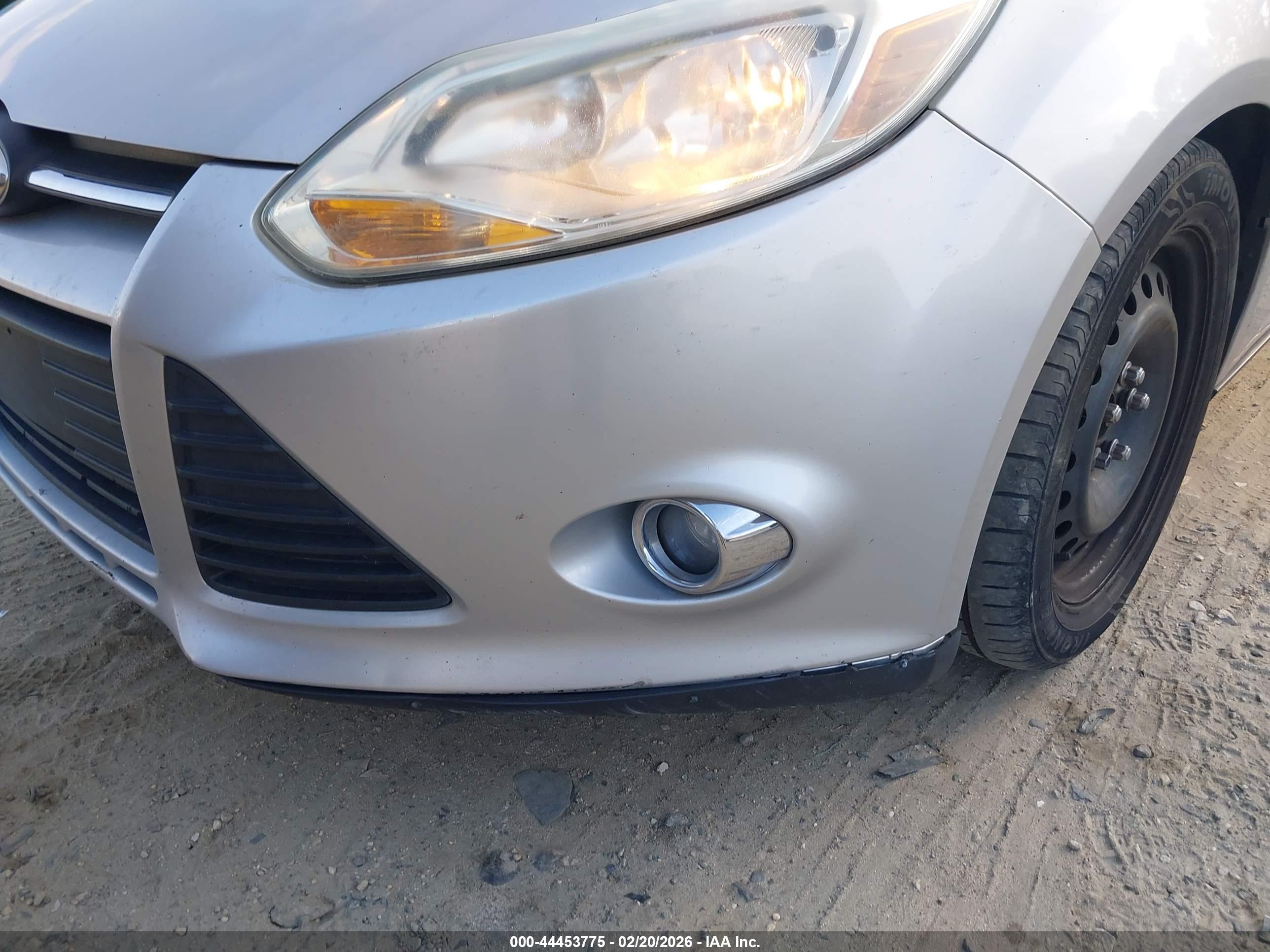 FORD FOCUS image 6