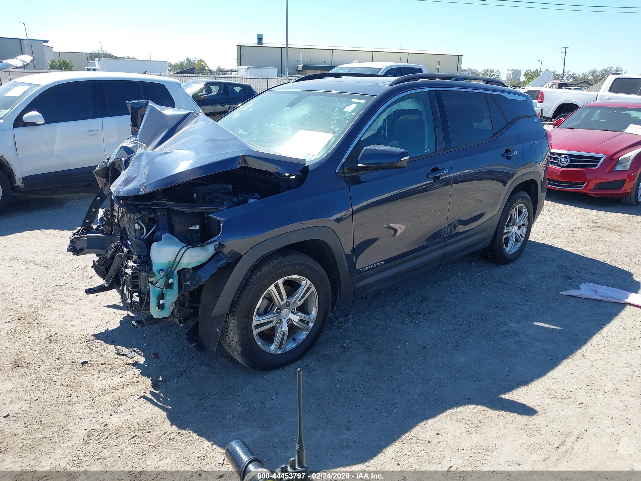 GMC TERRAIN image 2