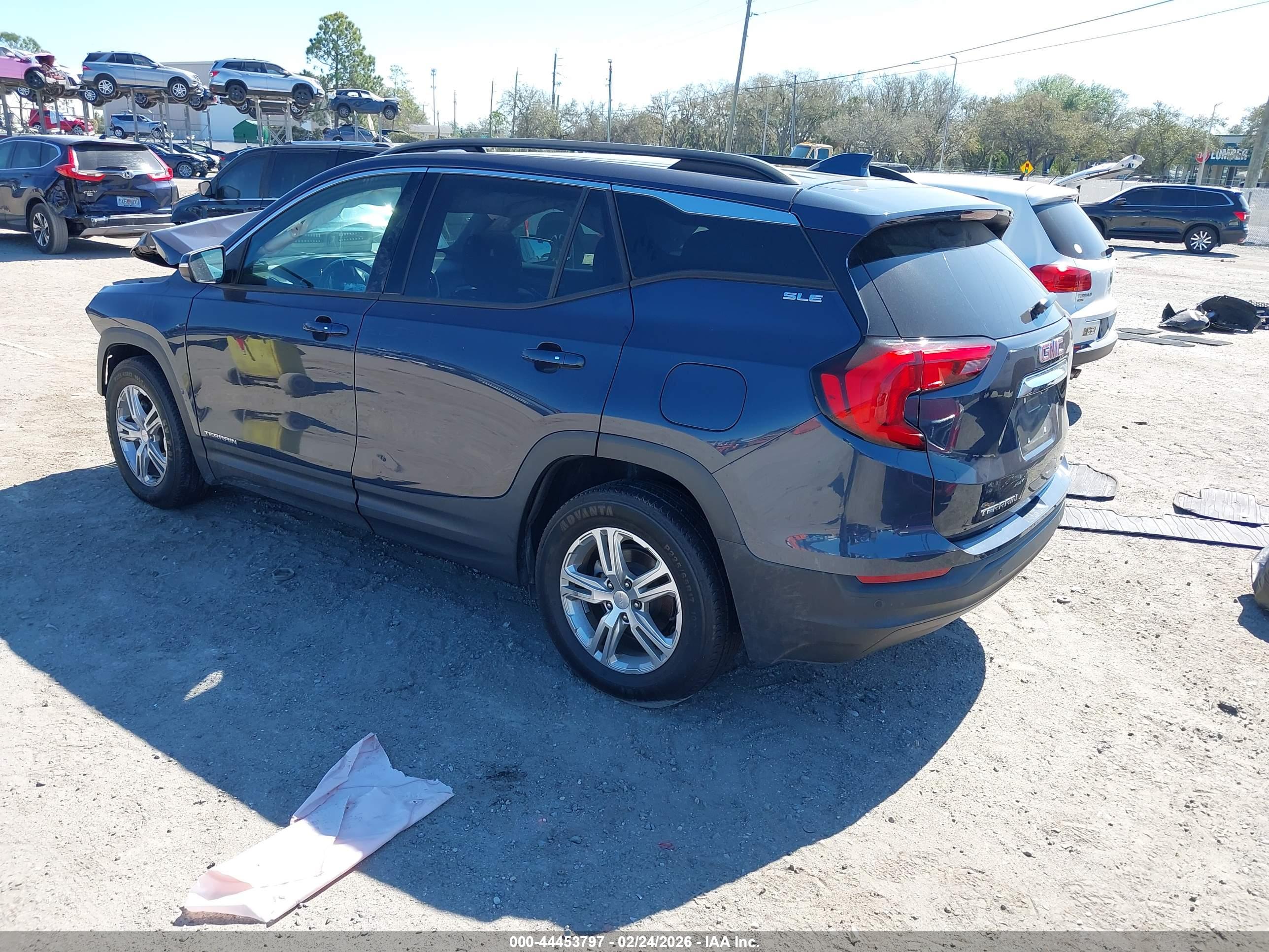 GMC TERRAIN image 3