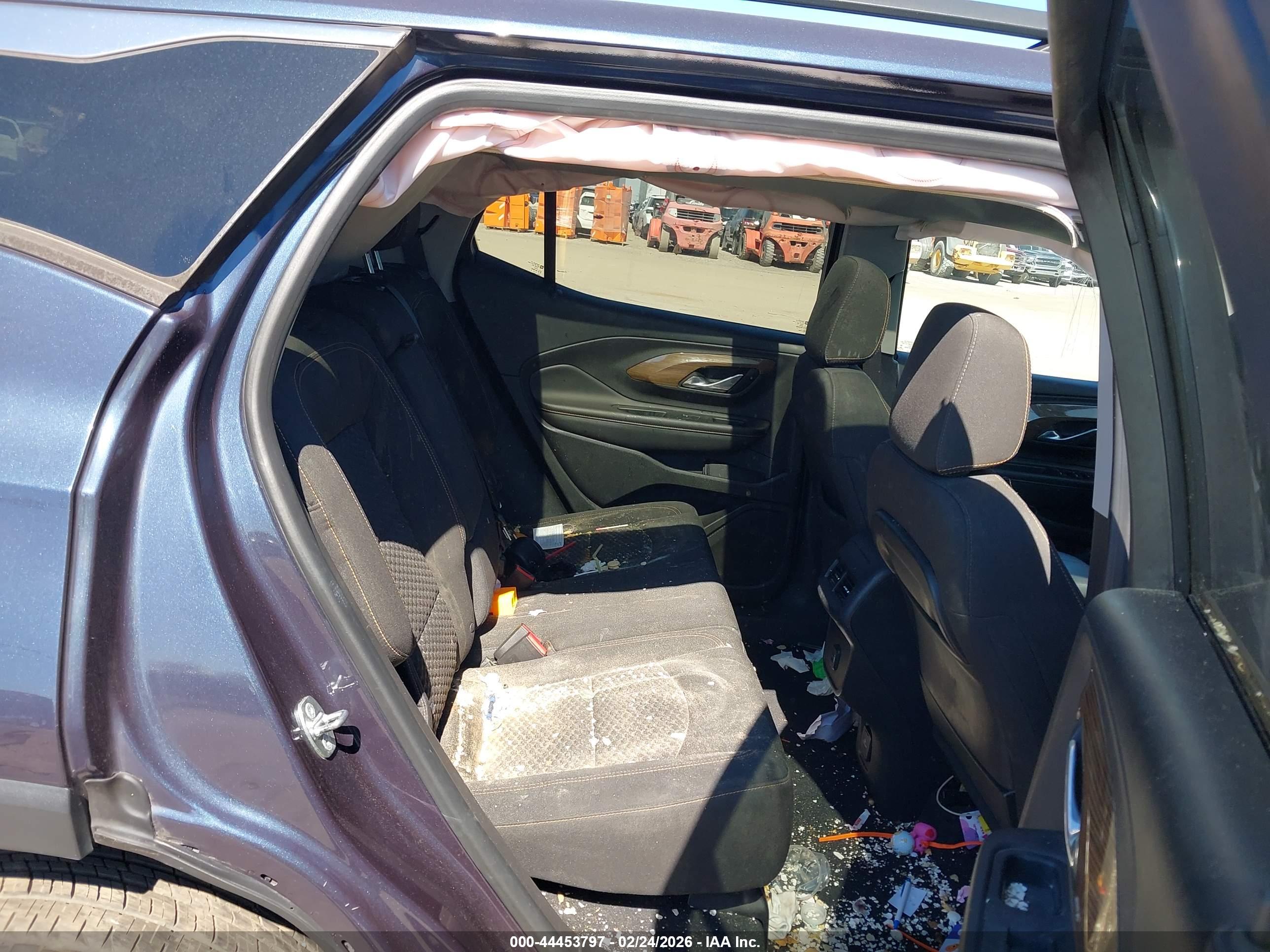 GMC TERRAIN image 8