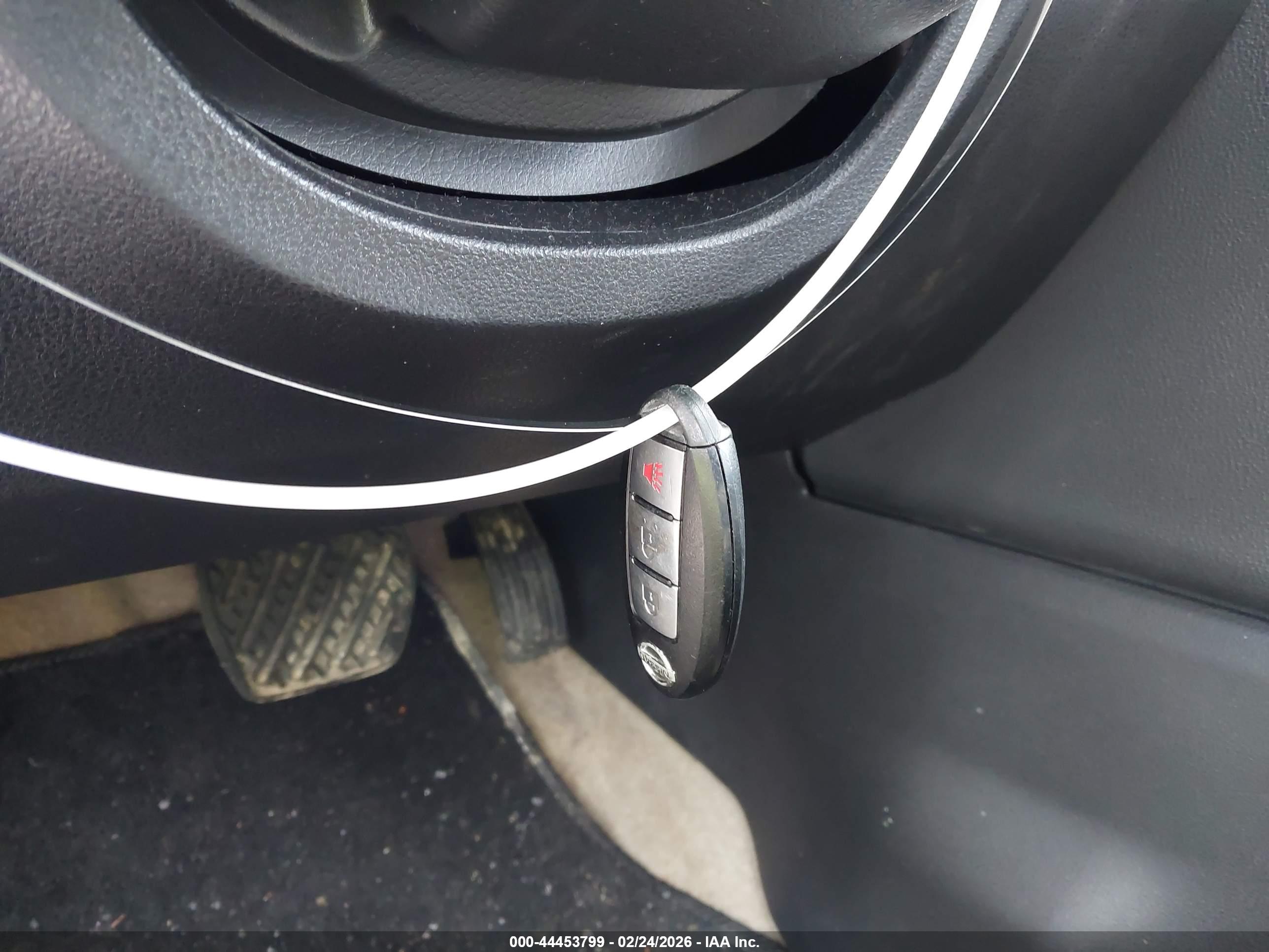 NISSAN ROGUE image 11
