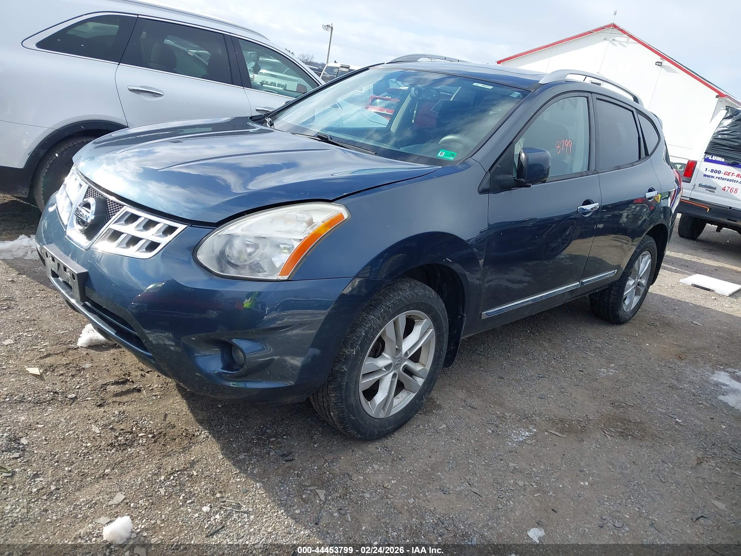 NISSAN ROGUE image 2