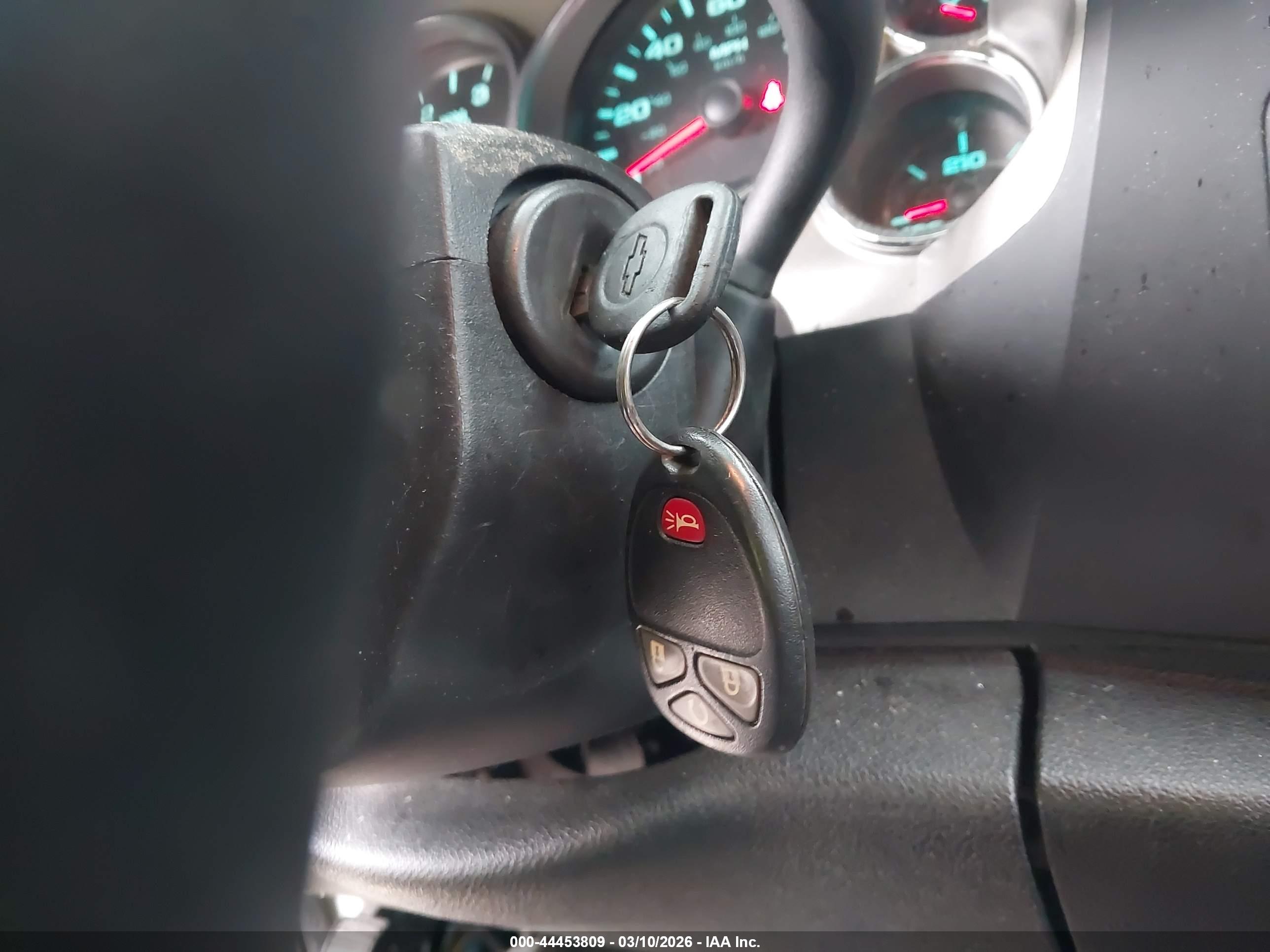 CHEVROLET SILVERADO image 11