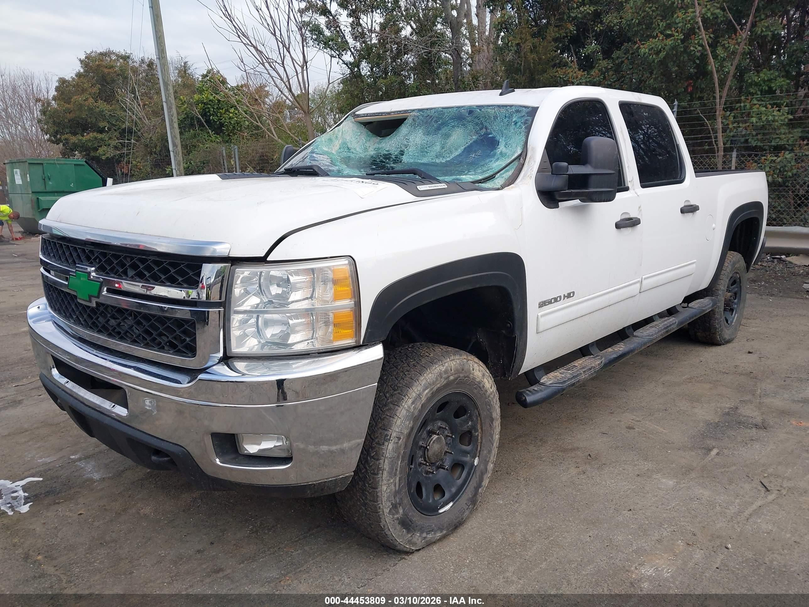 CHEVROLET SILVERADO image 2