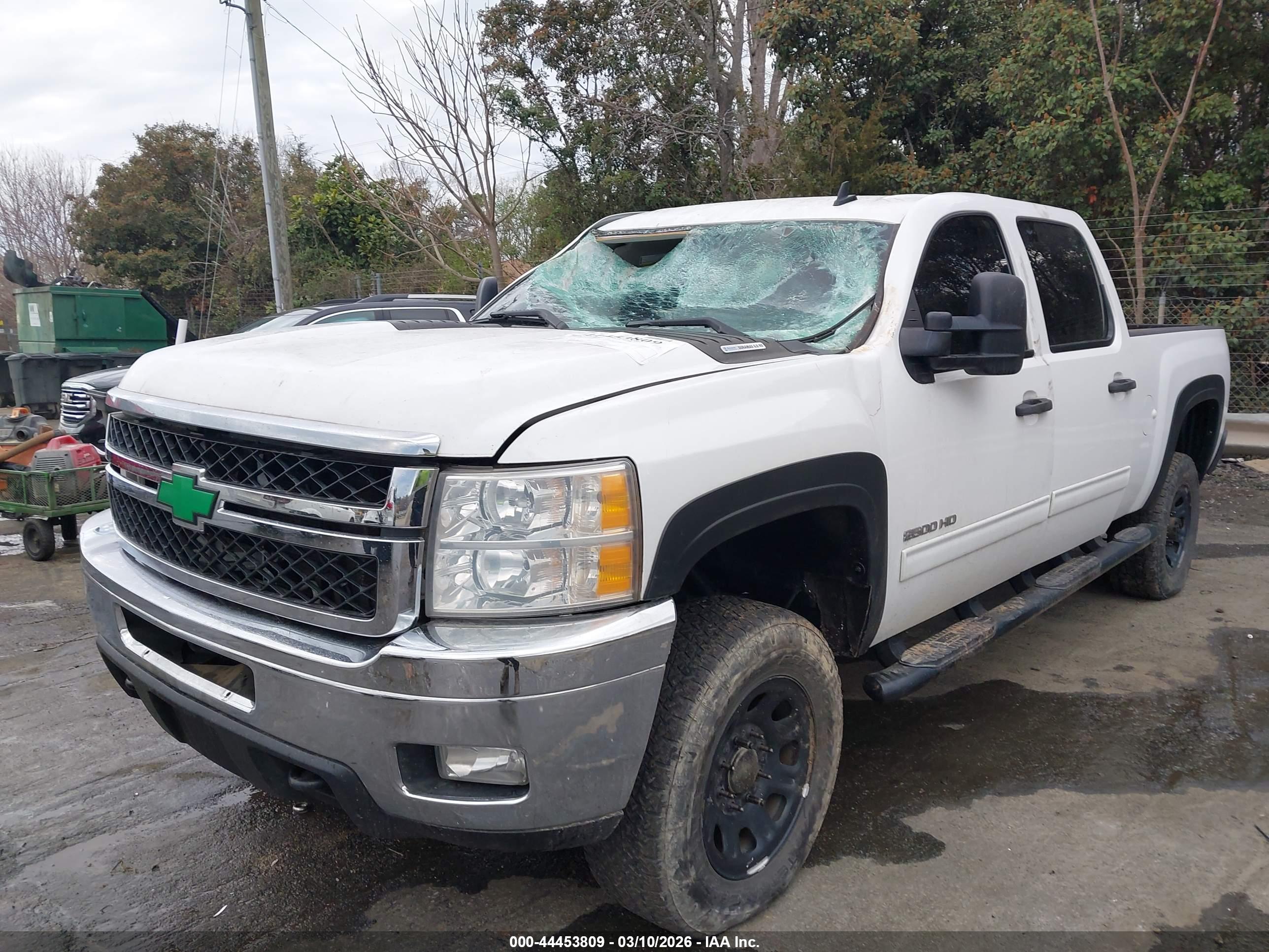 CHEVROLET SILVERADO image 6