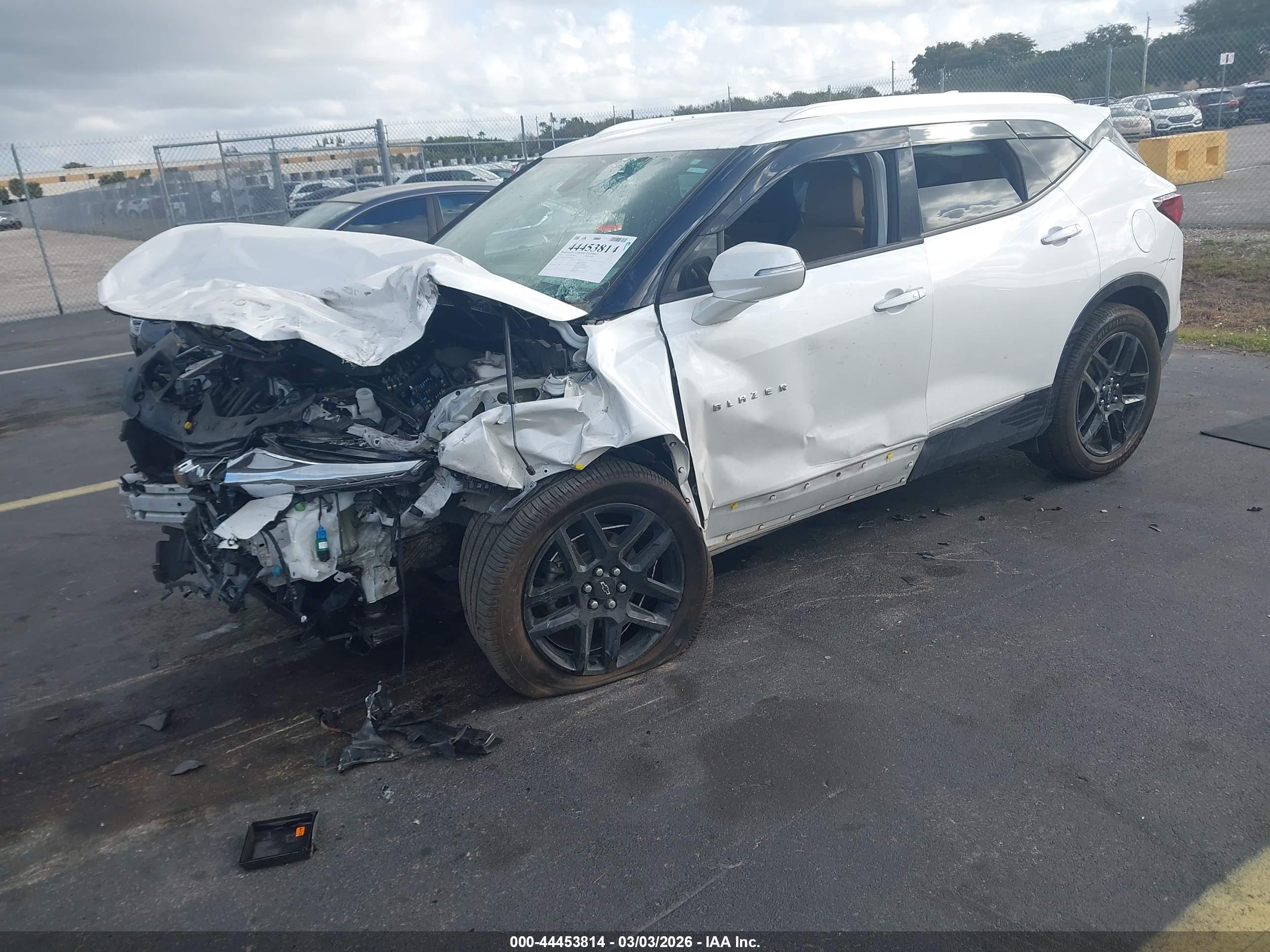 CHEVROLET BLAZER image 2