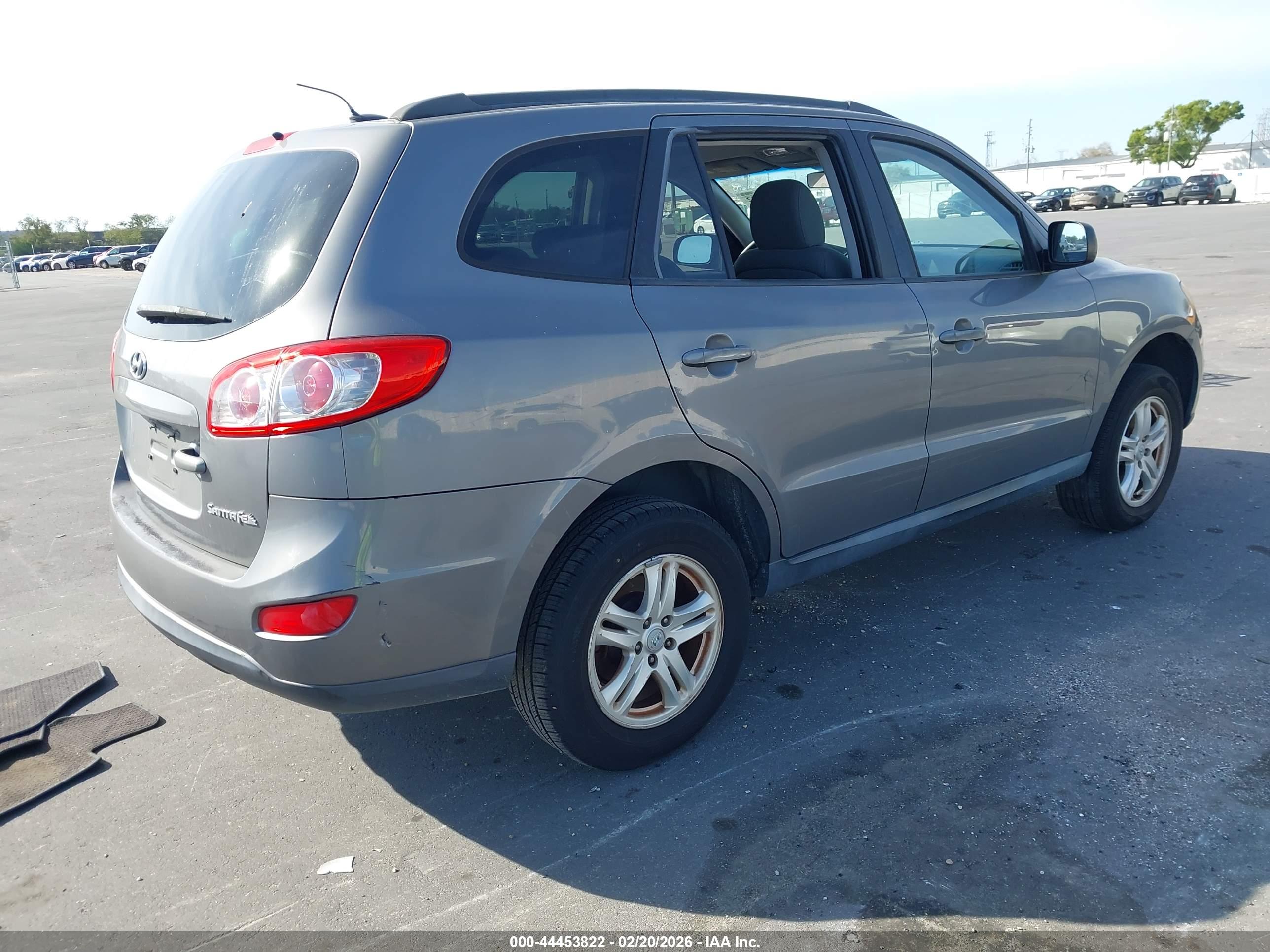 HYUNDAI SANTA image 4