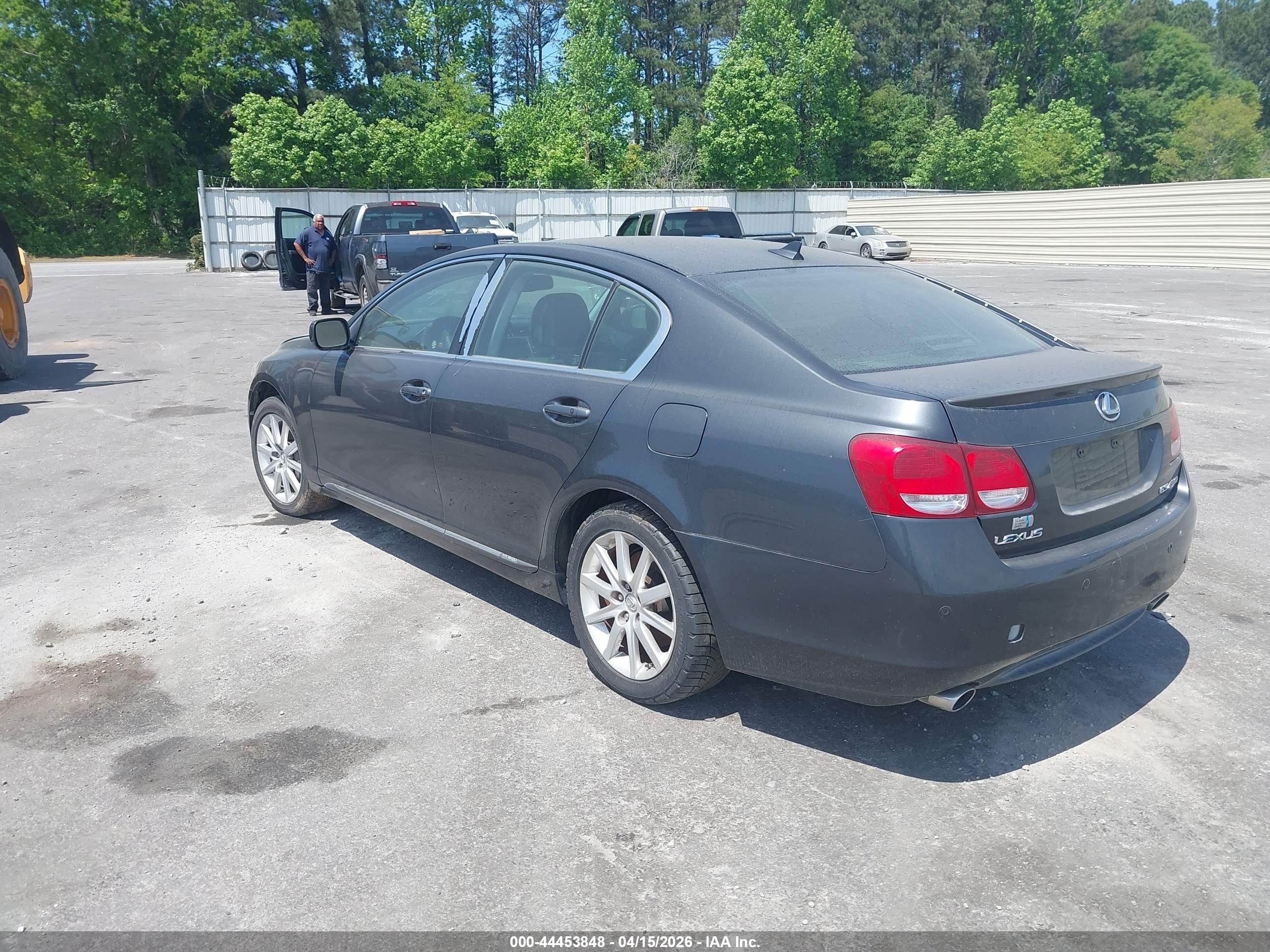 LEXUS GS image 3