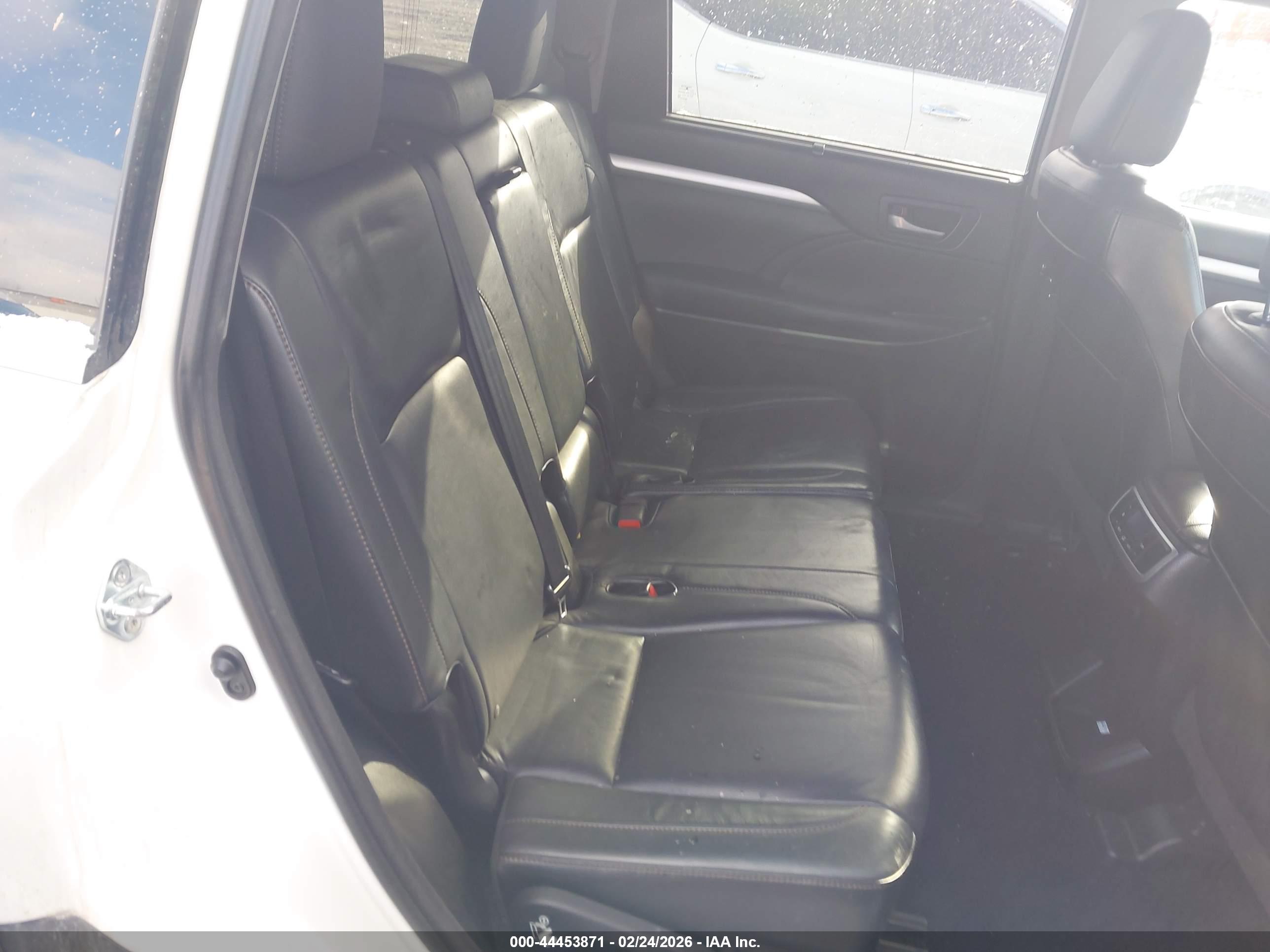 TOYOTA HIGHLANDER image 8