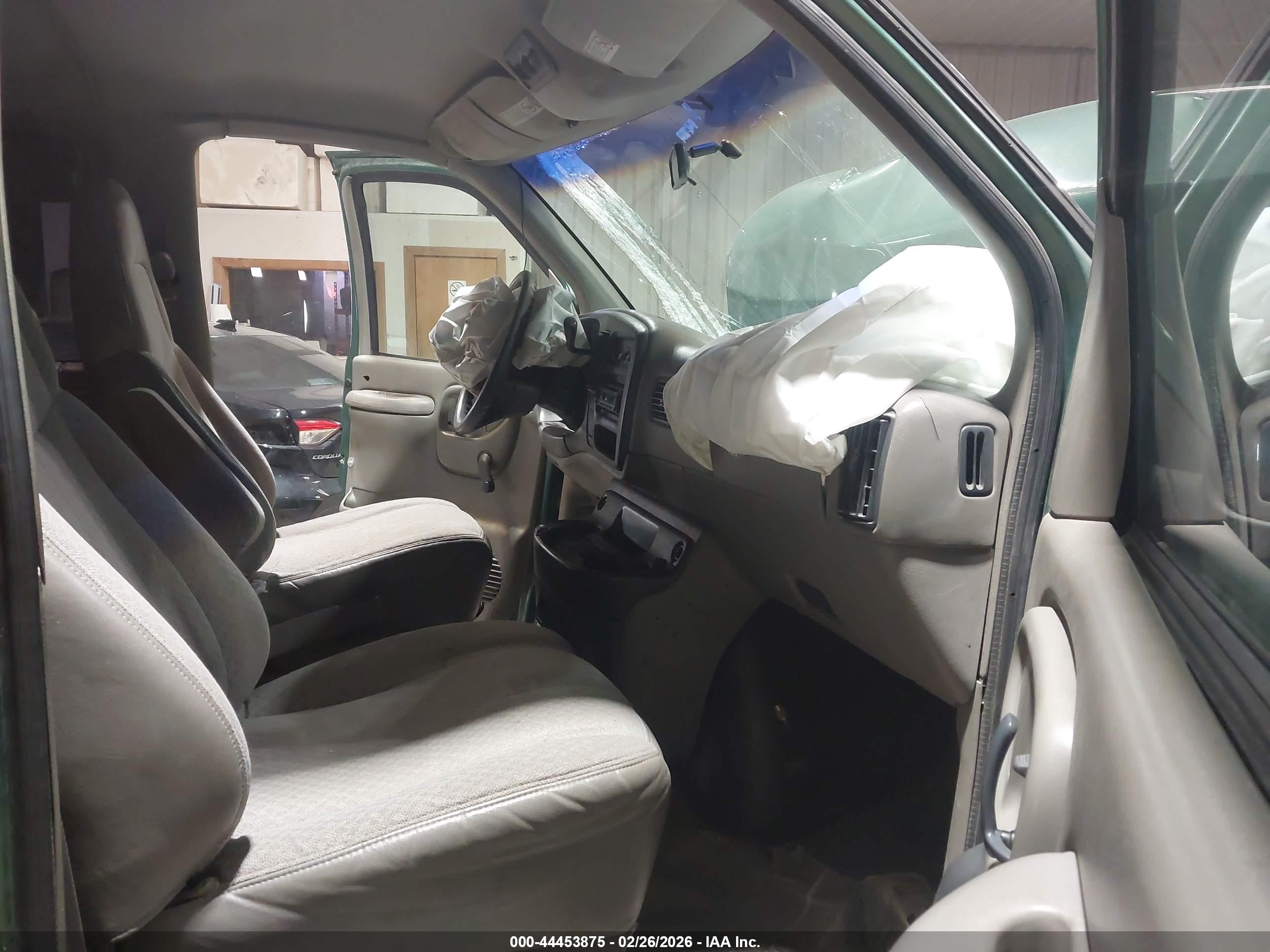 CHEVROLET EXPRESS image 5