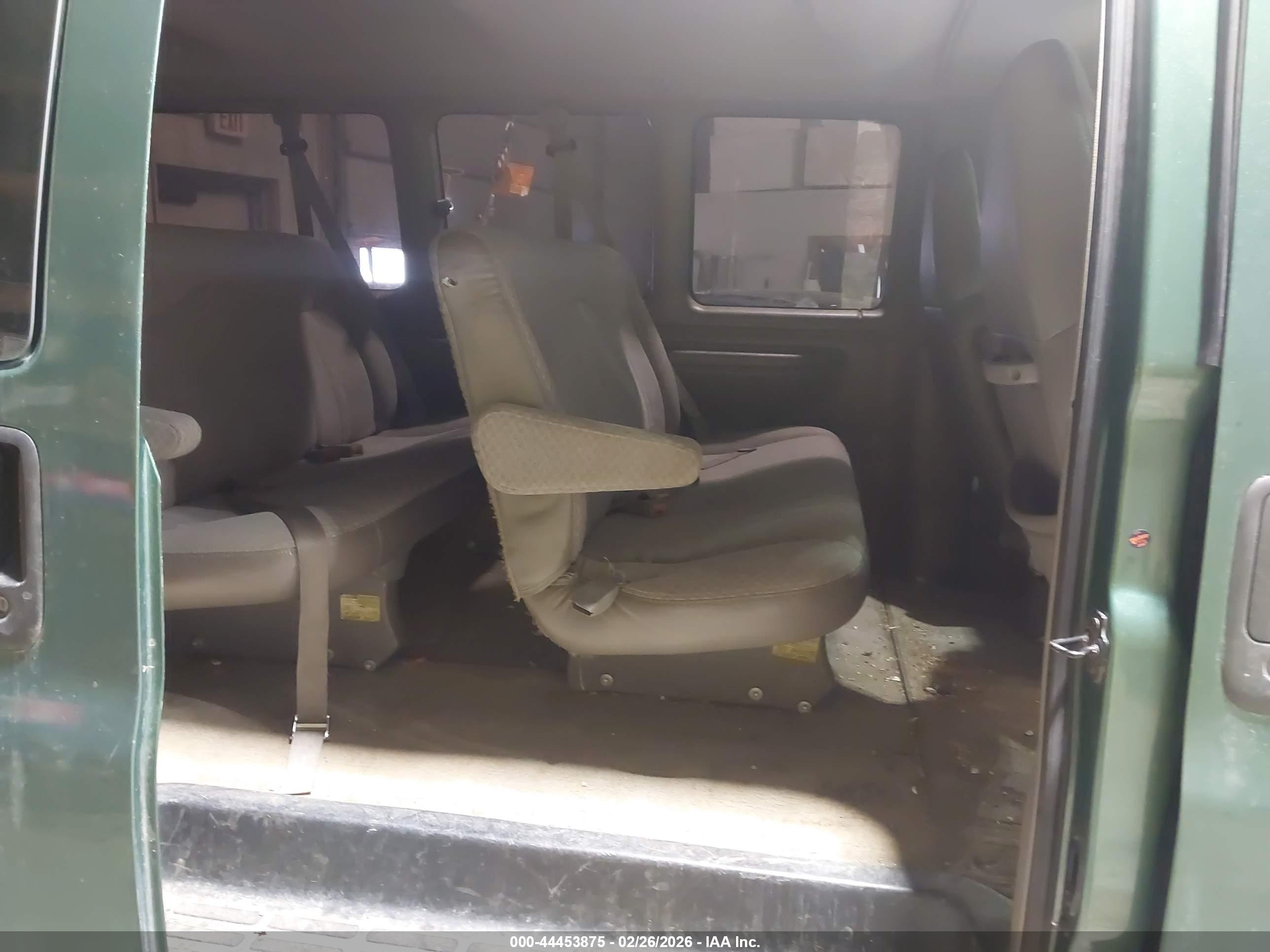 CHEVROLET EXPRESS image 8