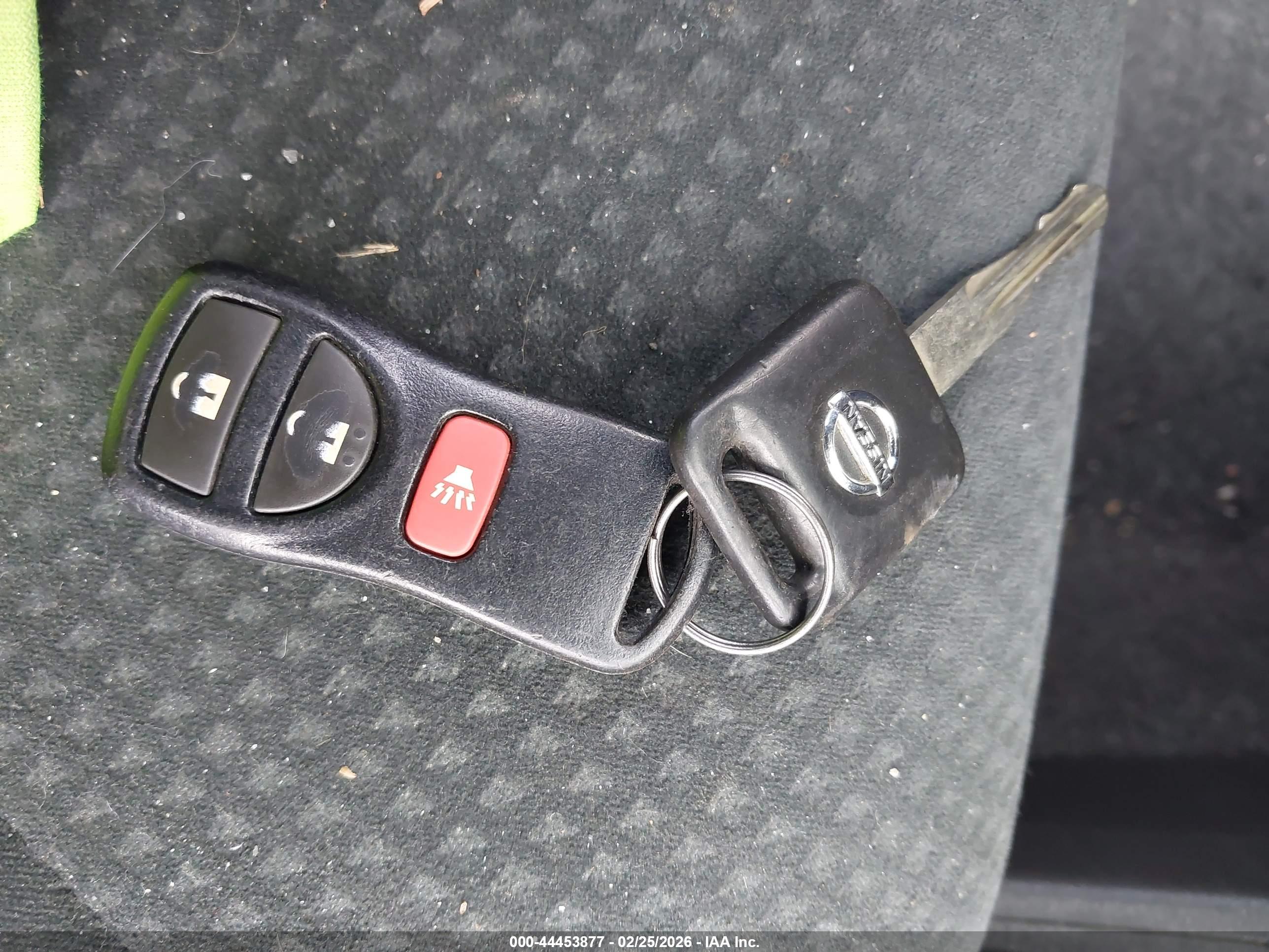 NISSAN VERSA image 11