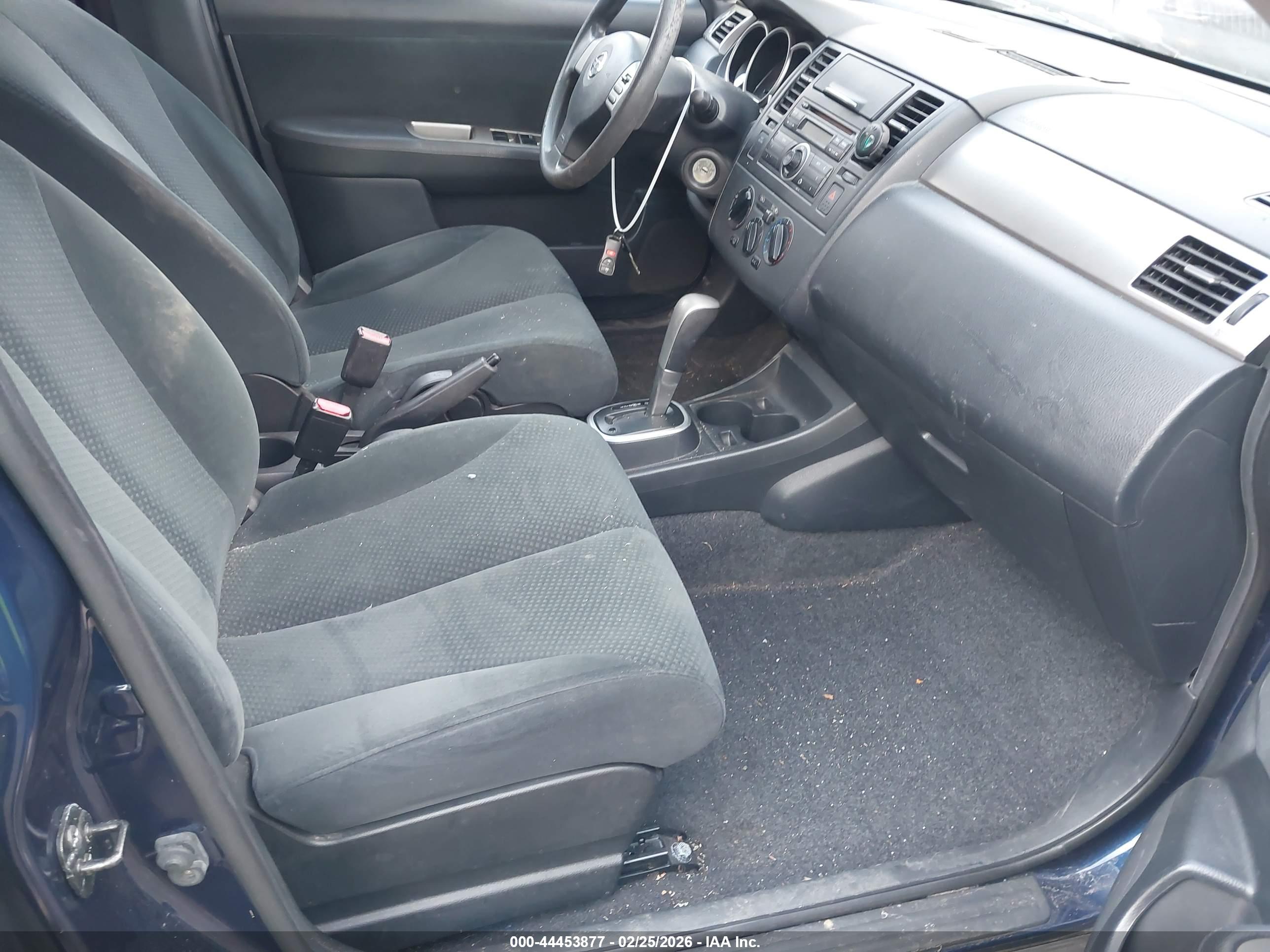 NISSAN VERSA image 5