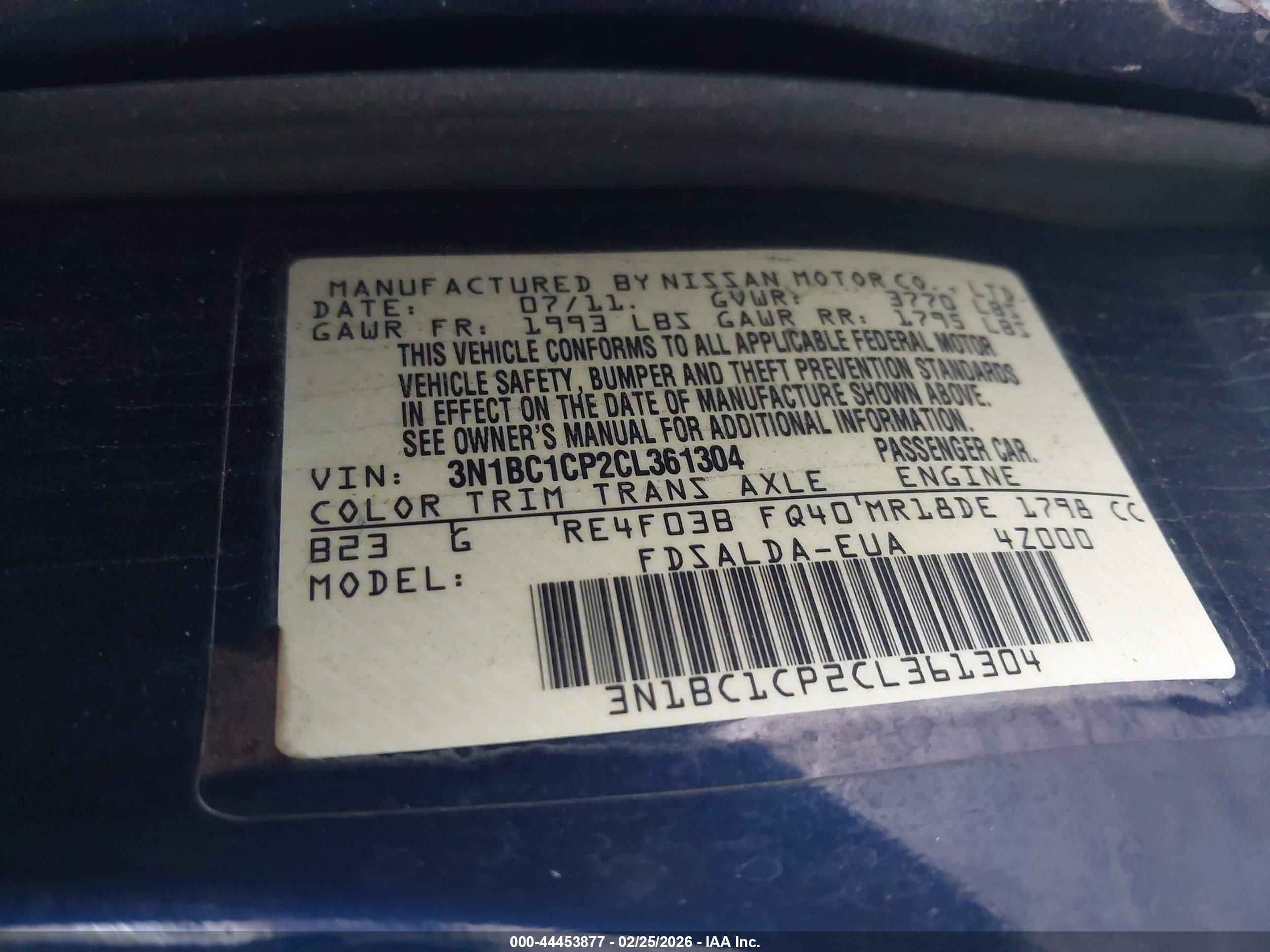 NISSAN VERSA image 9
