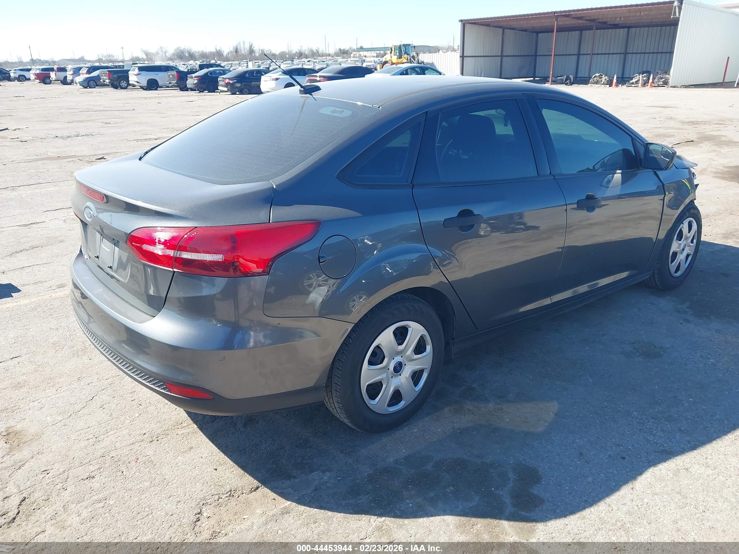 FORD FOCUS image 4