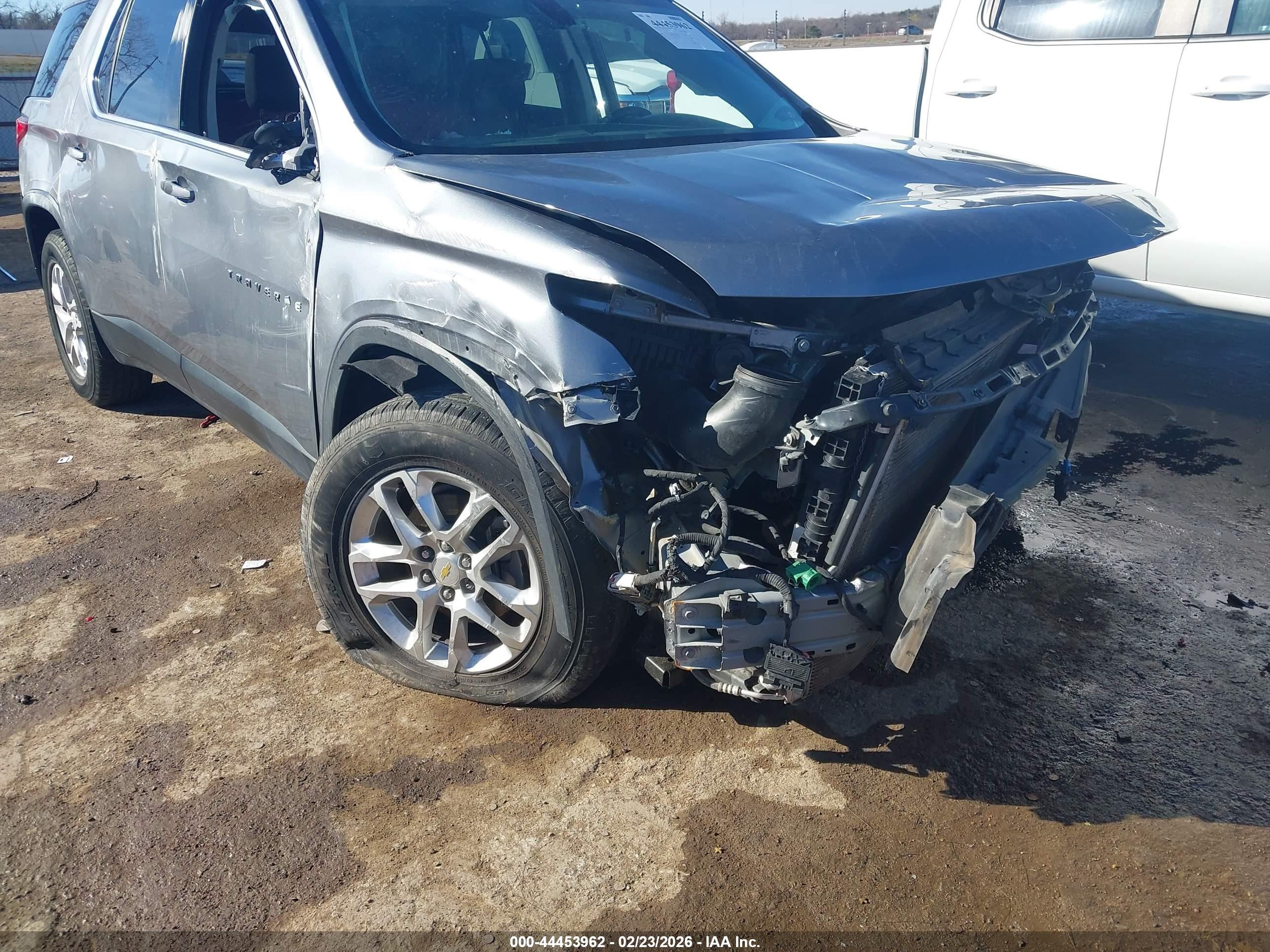 CHEVROLET TRAVERSE image 6