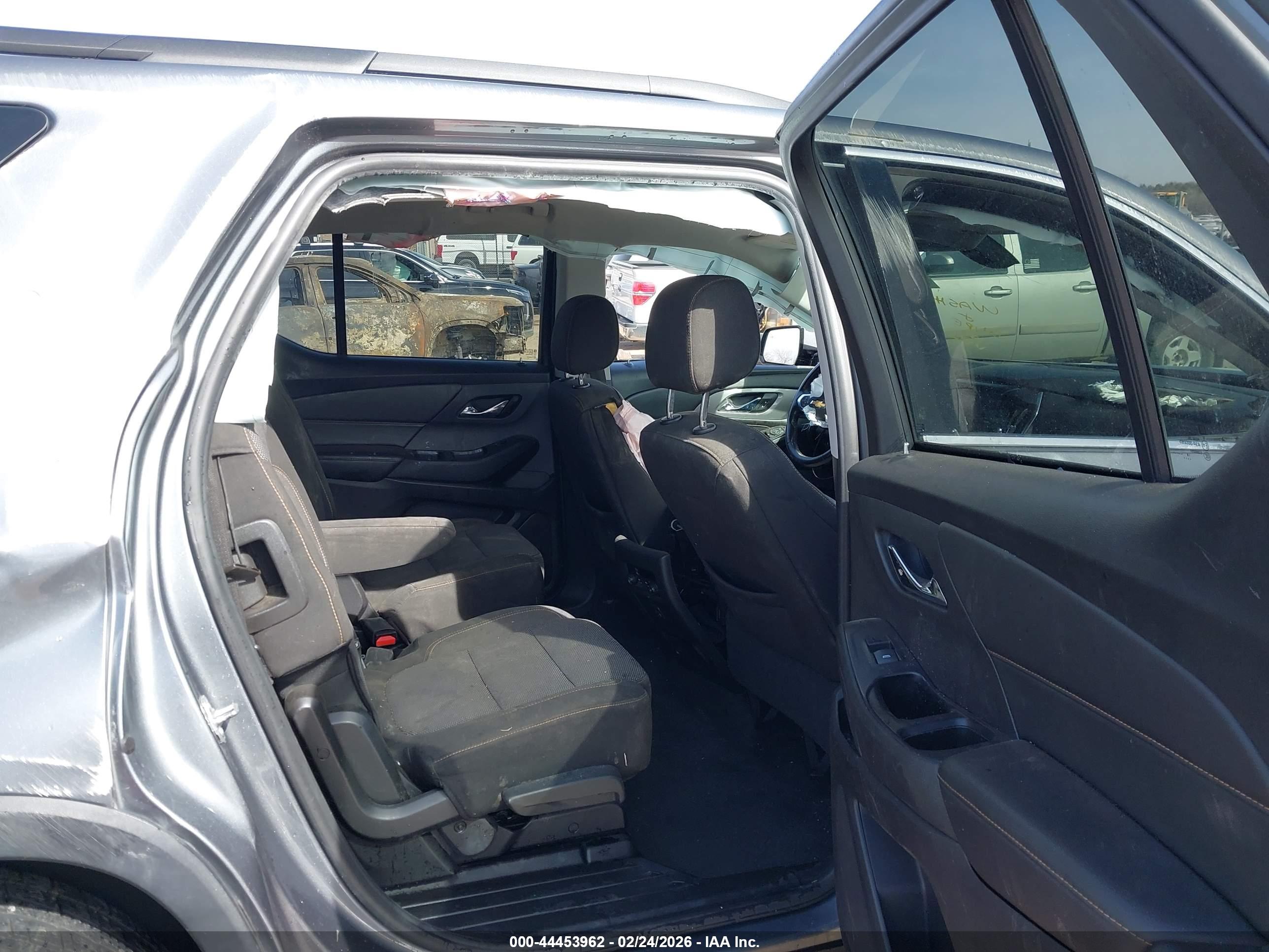 CHEVROLET TRAVERSE image 8
