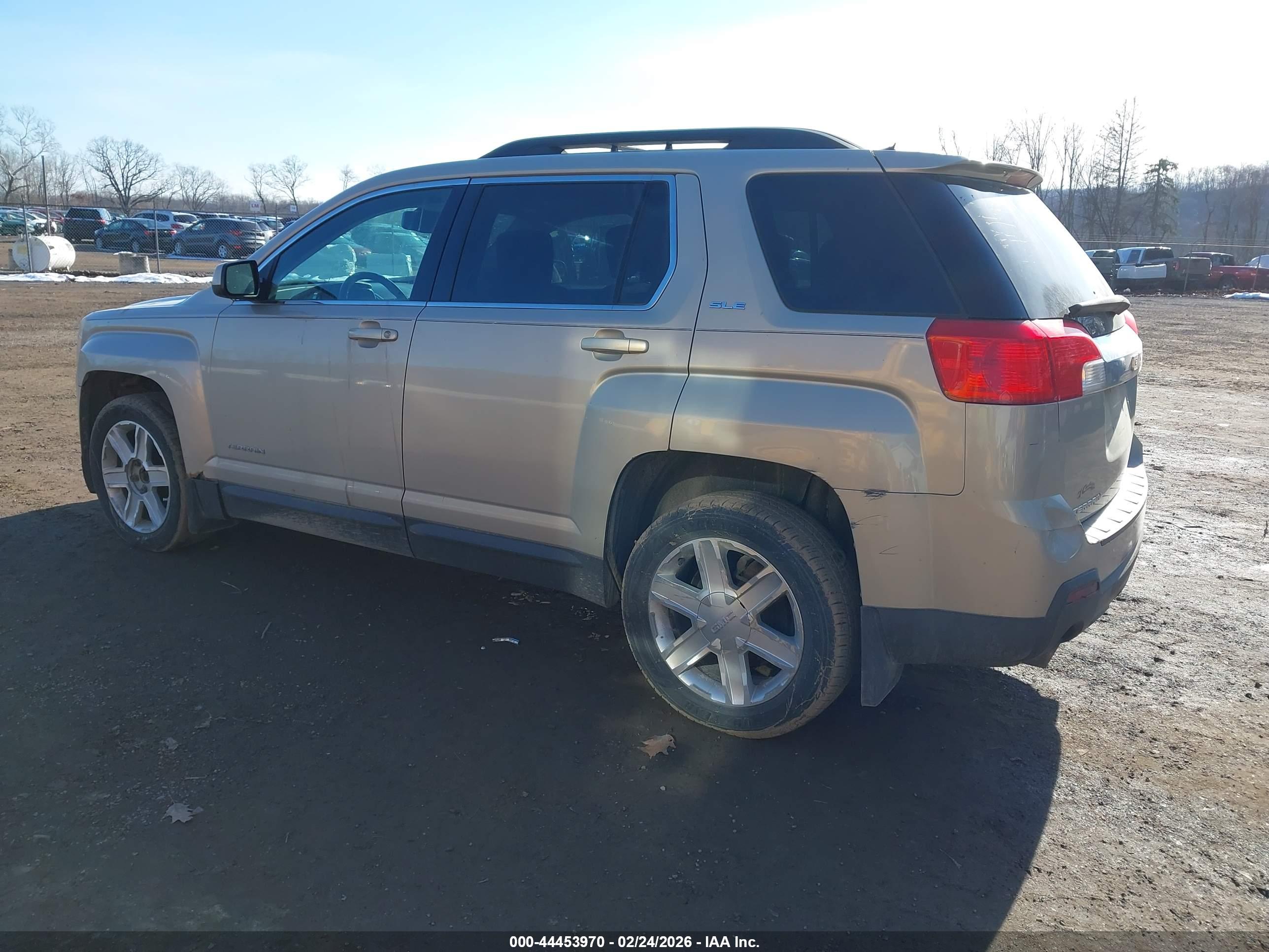 GMC TERRAIN image 3