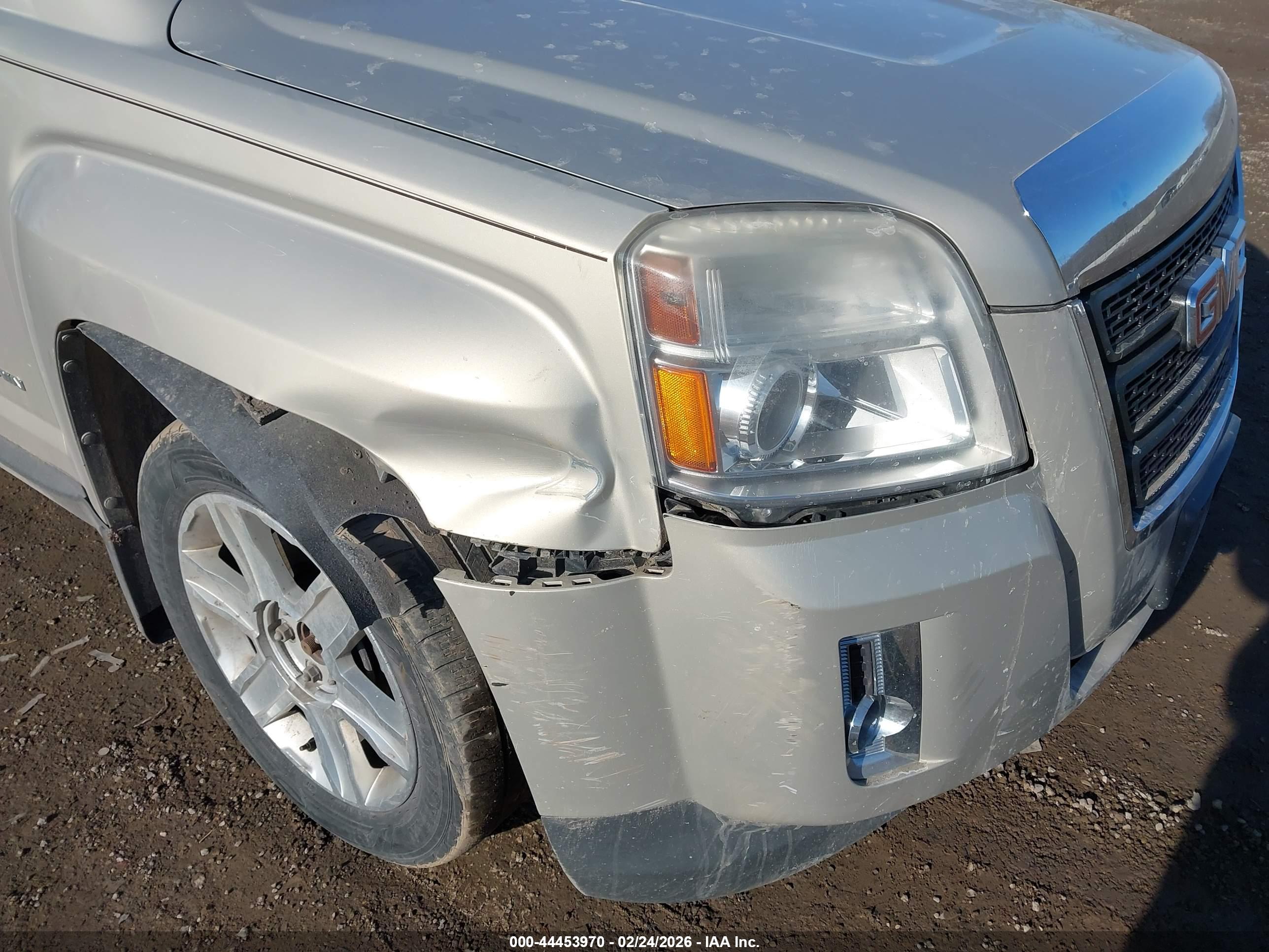 GMC TERRAIN image 6