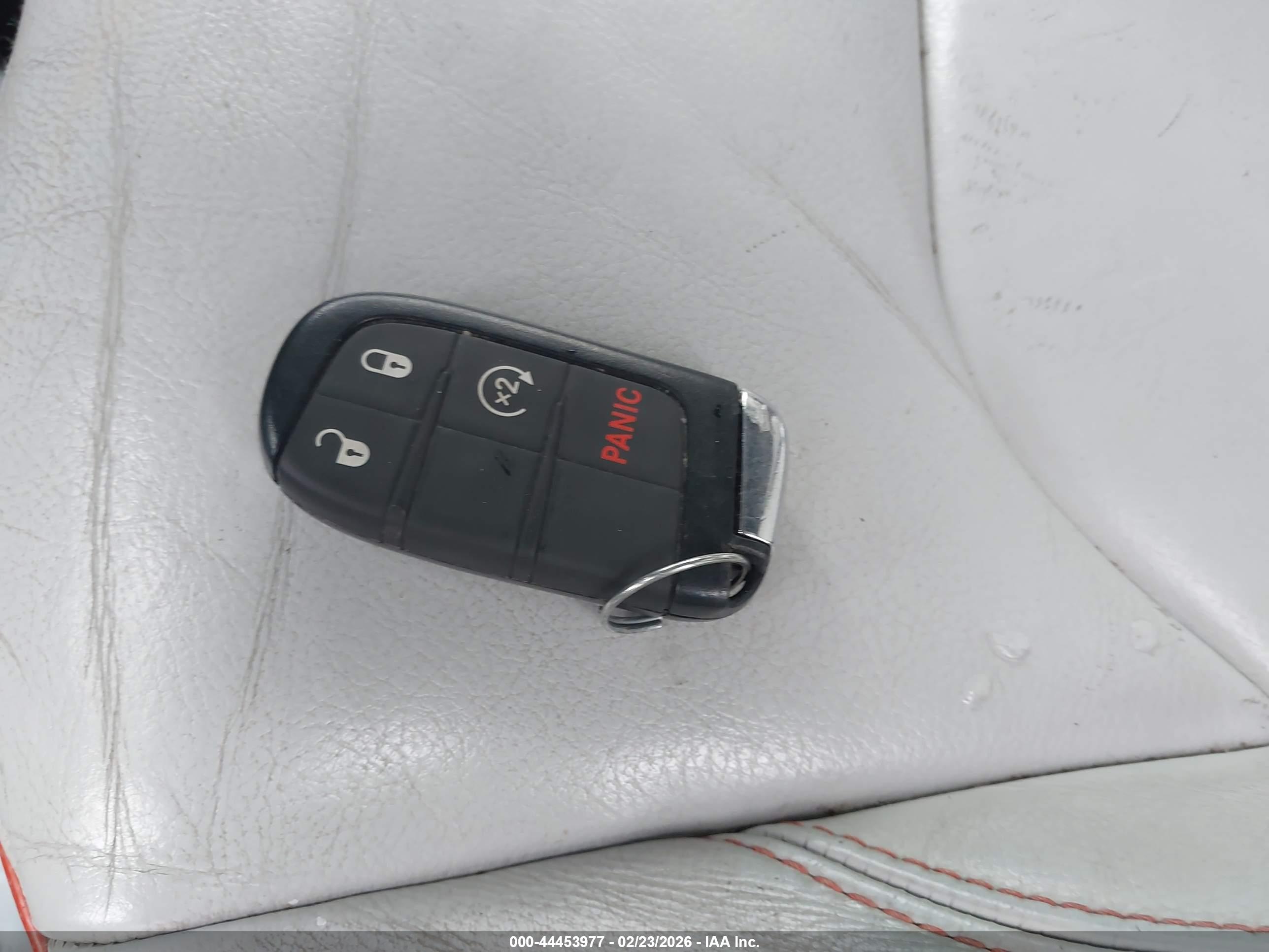 JEEP RENEGADE image 11