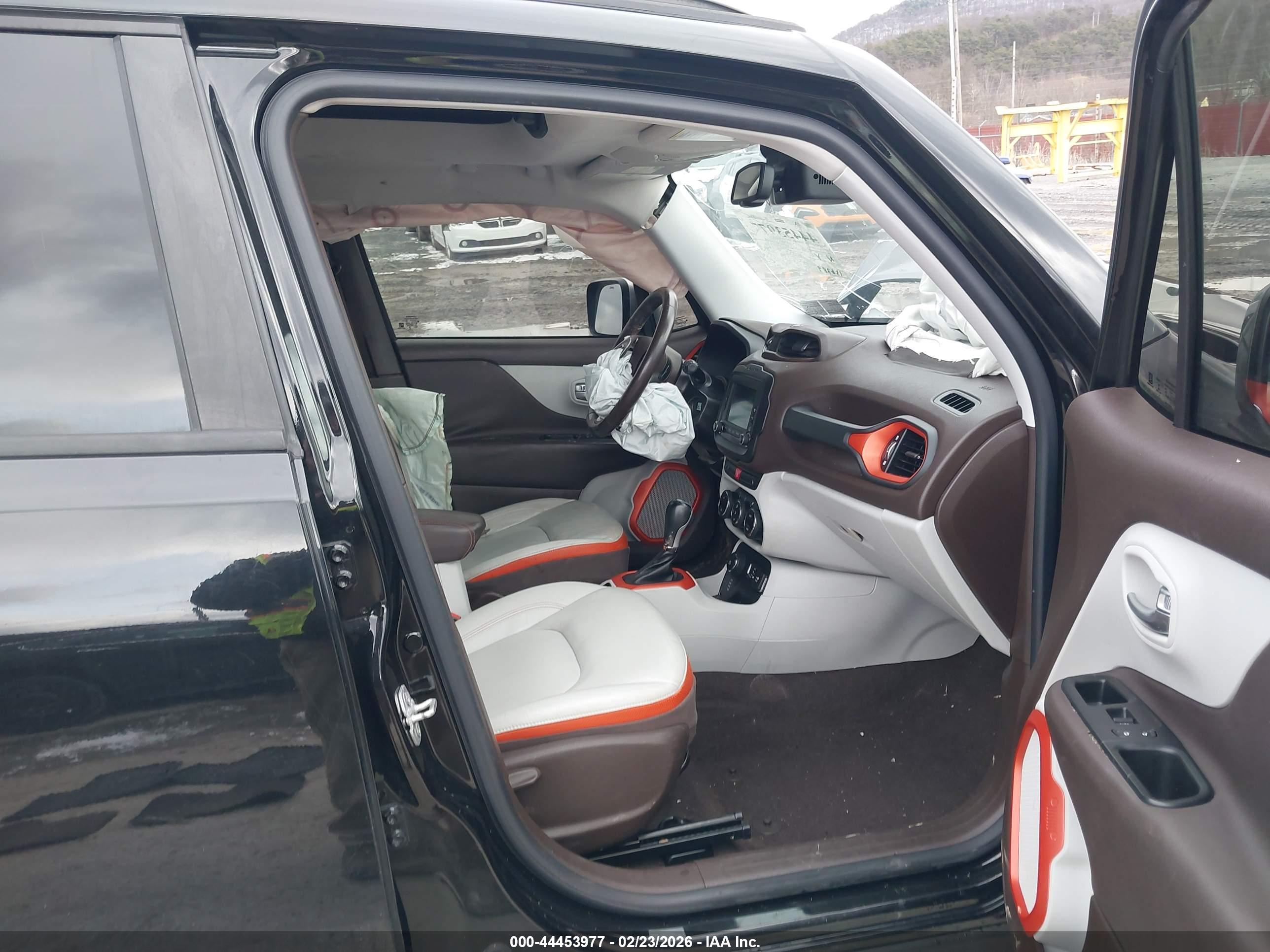 JEEP RENEGADE image 5