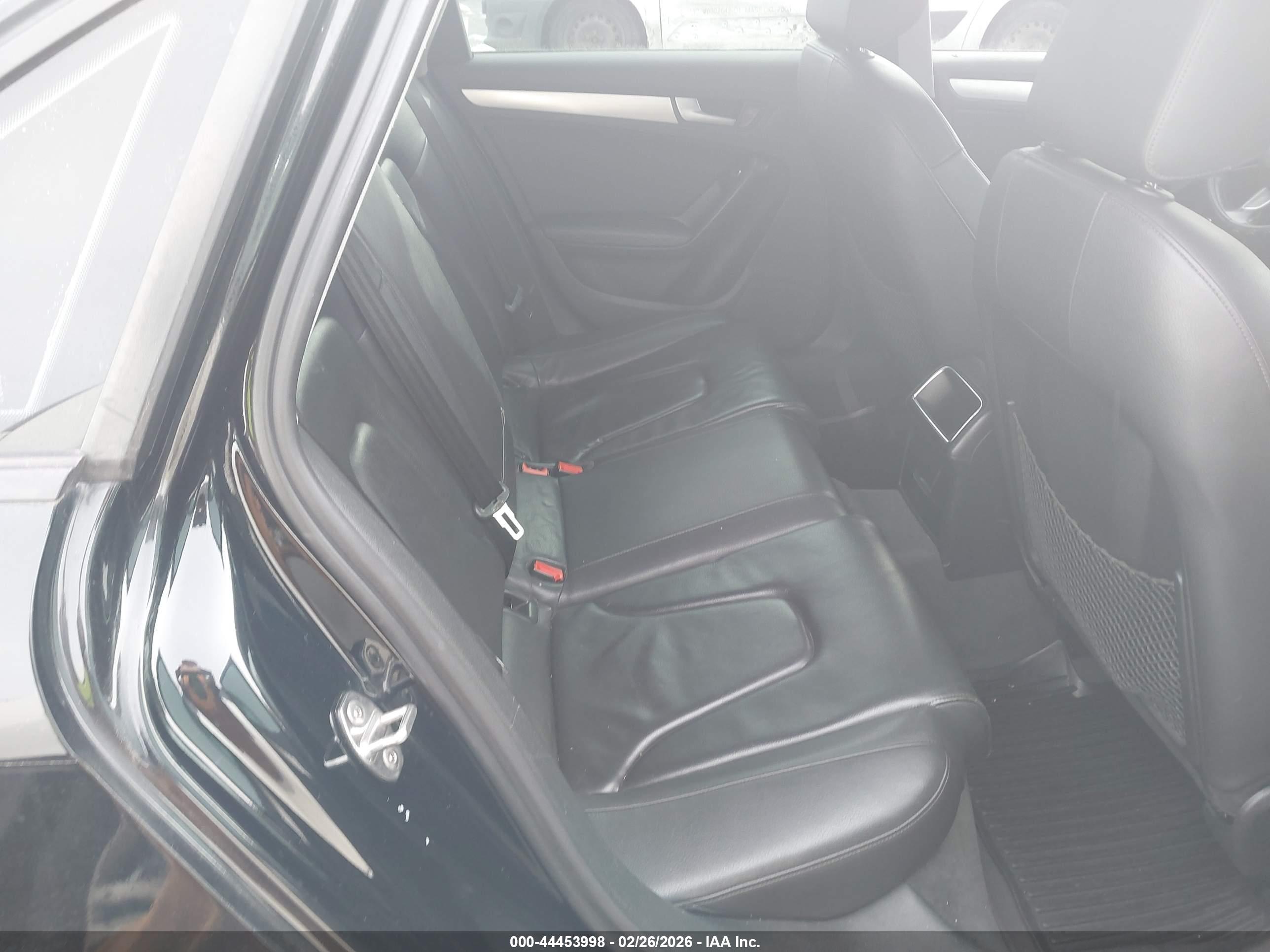 AUDI A4 image 8