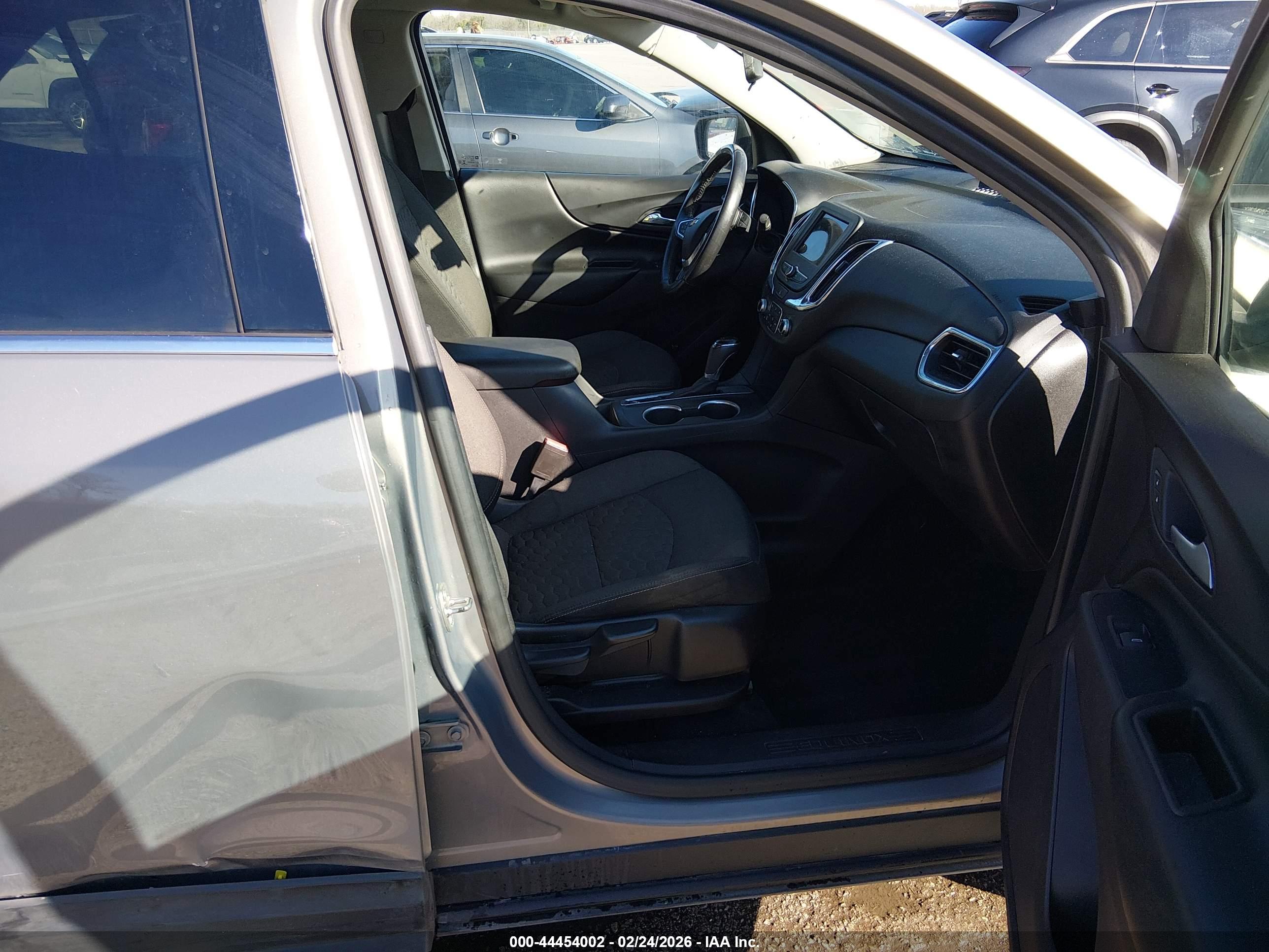 CHEVROLET EQUINOX image 5