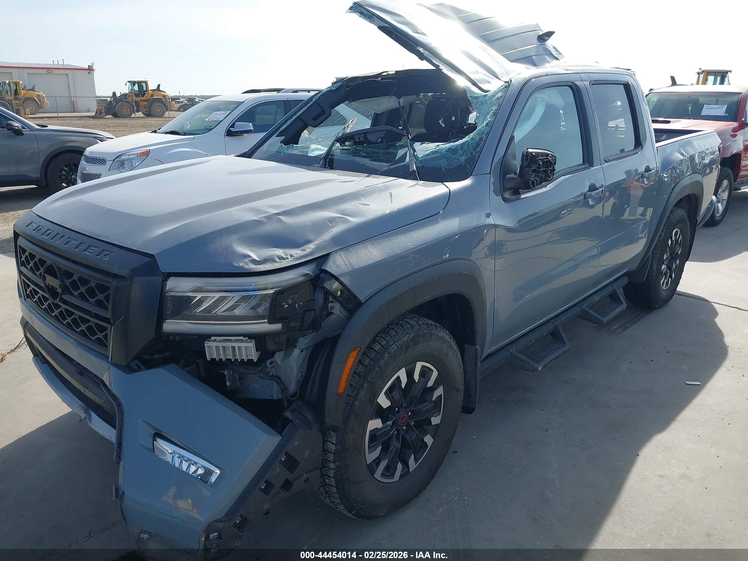 NISSAN FRONTIER image 2