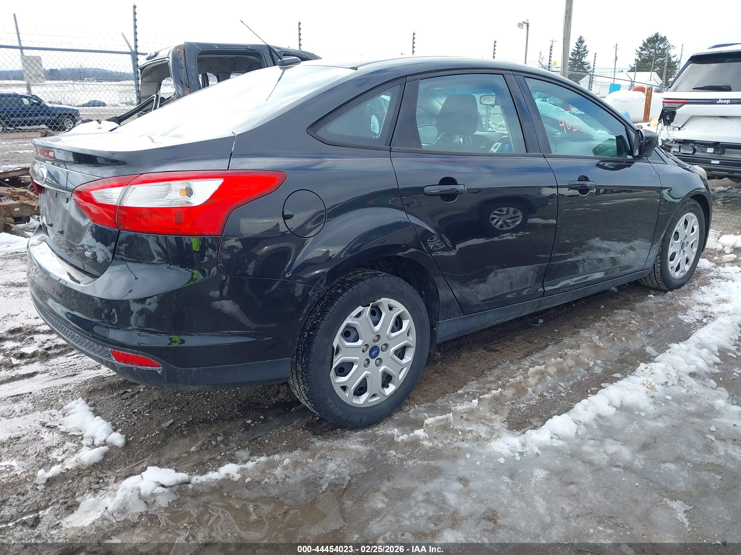 FORD FOCUS image 4