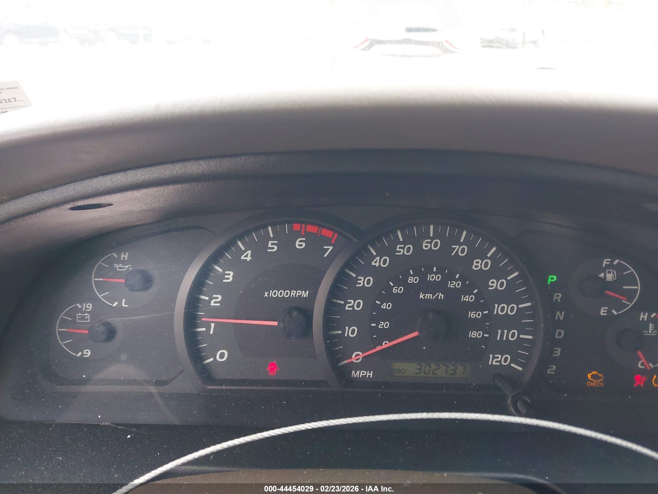 TOYOTA TUNDRA image 7