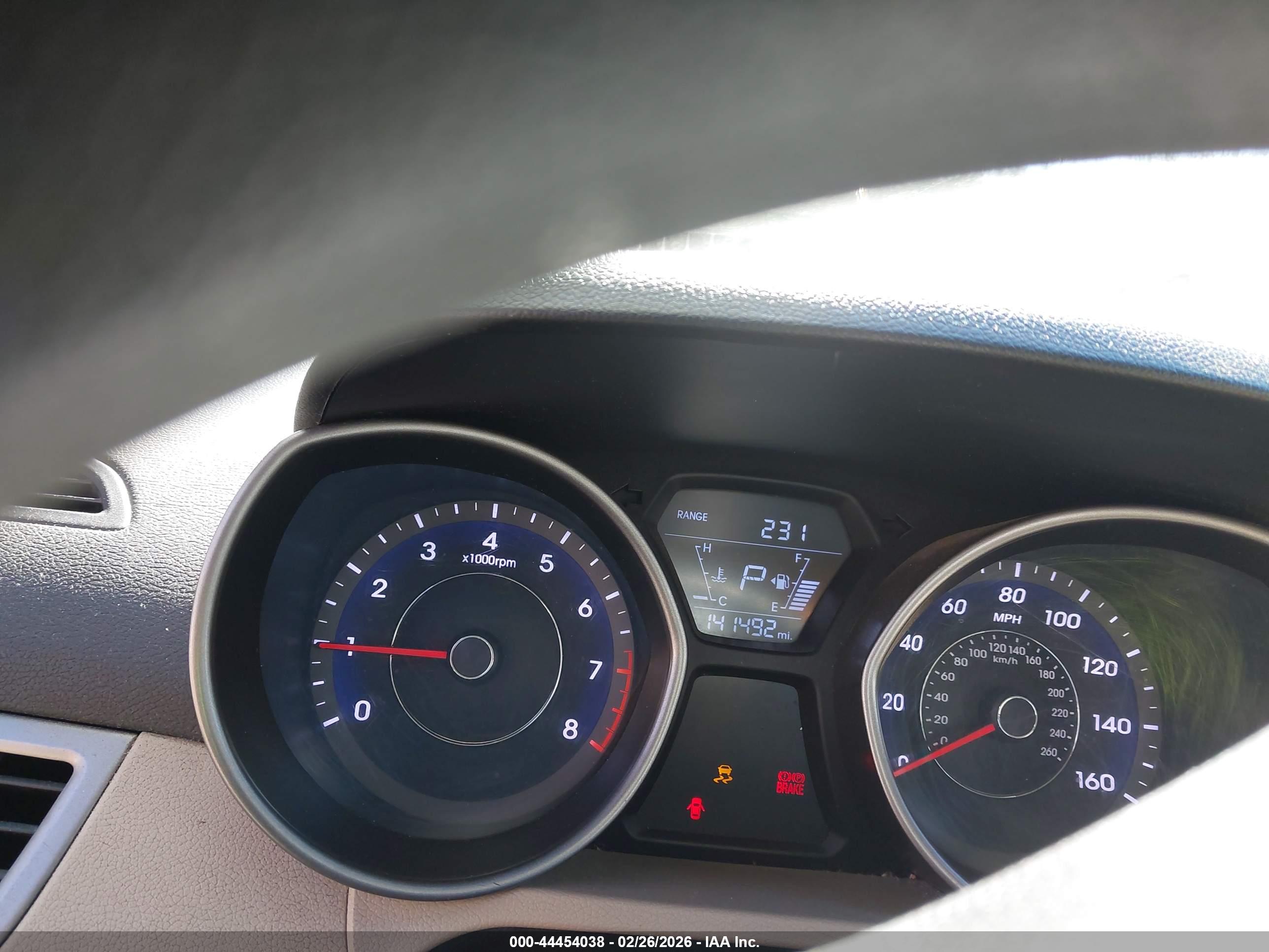 HYUNDAI ELANTRA image 7