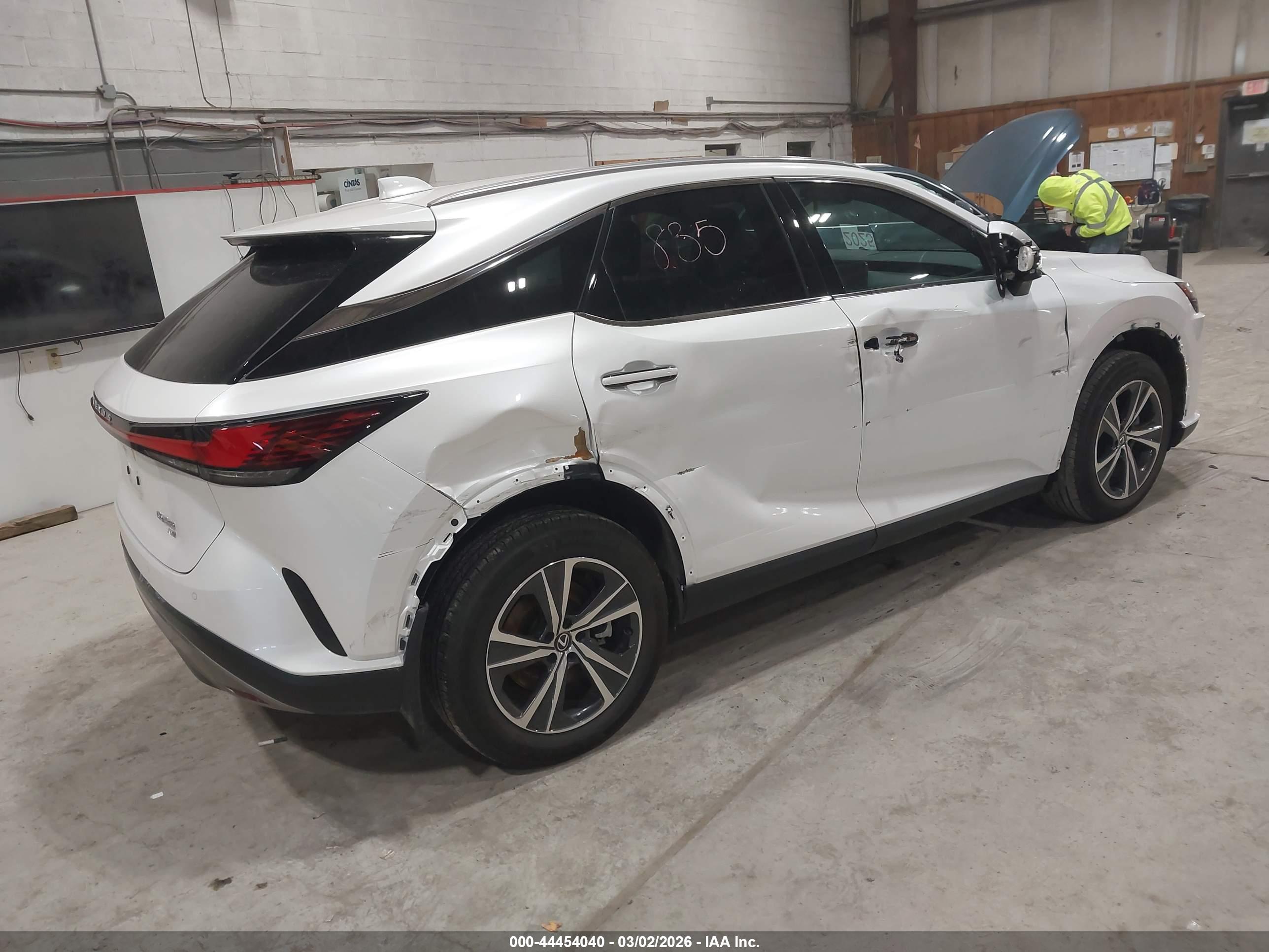 LEXUS RX image 4