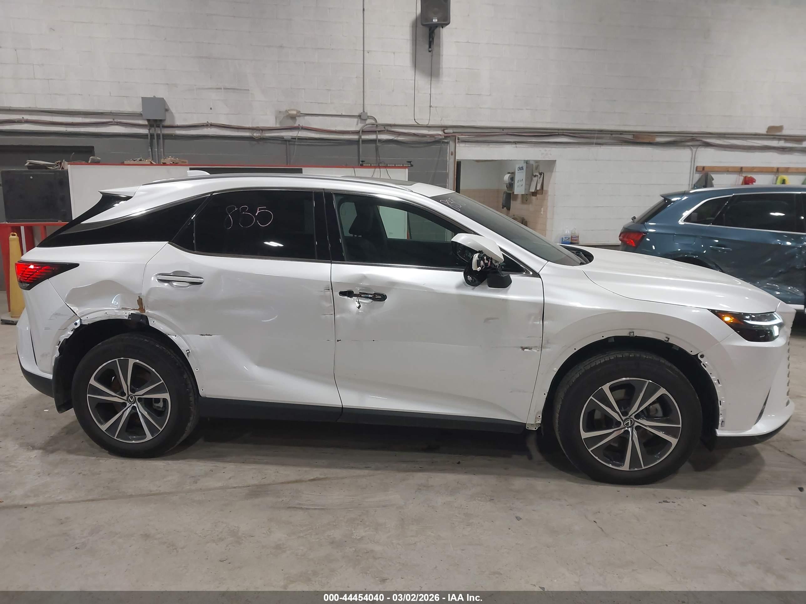 LEXUS RX image 6