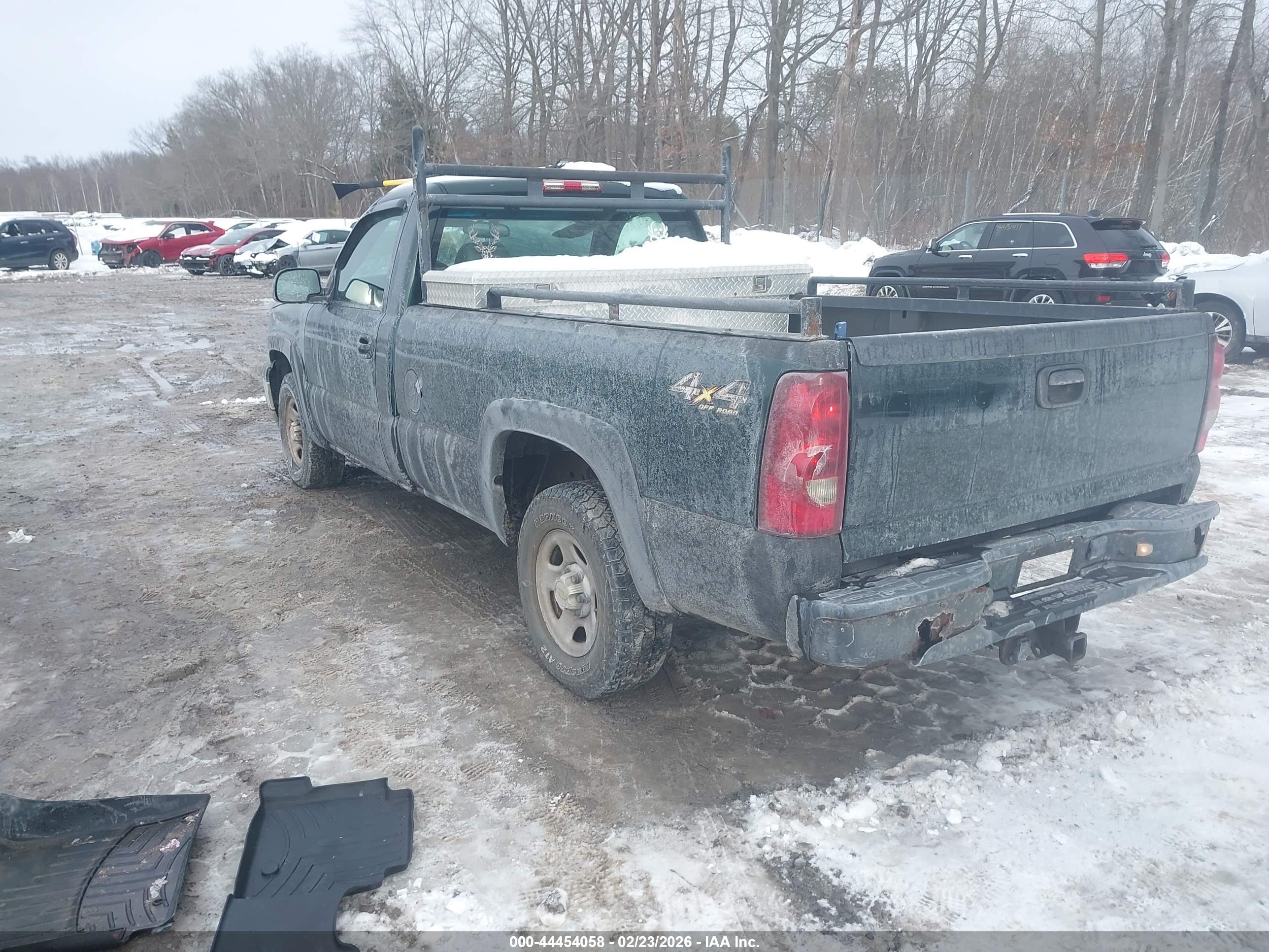 CHEVROLET SILVERADO image 3