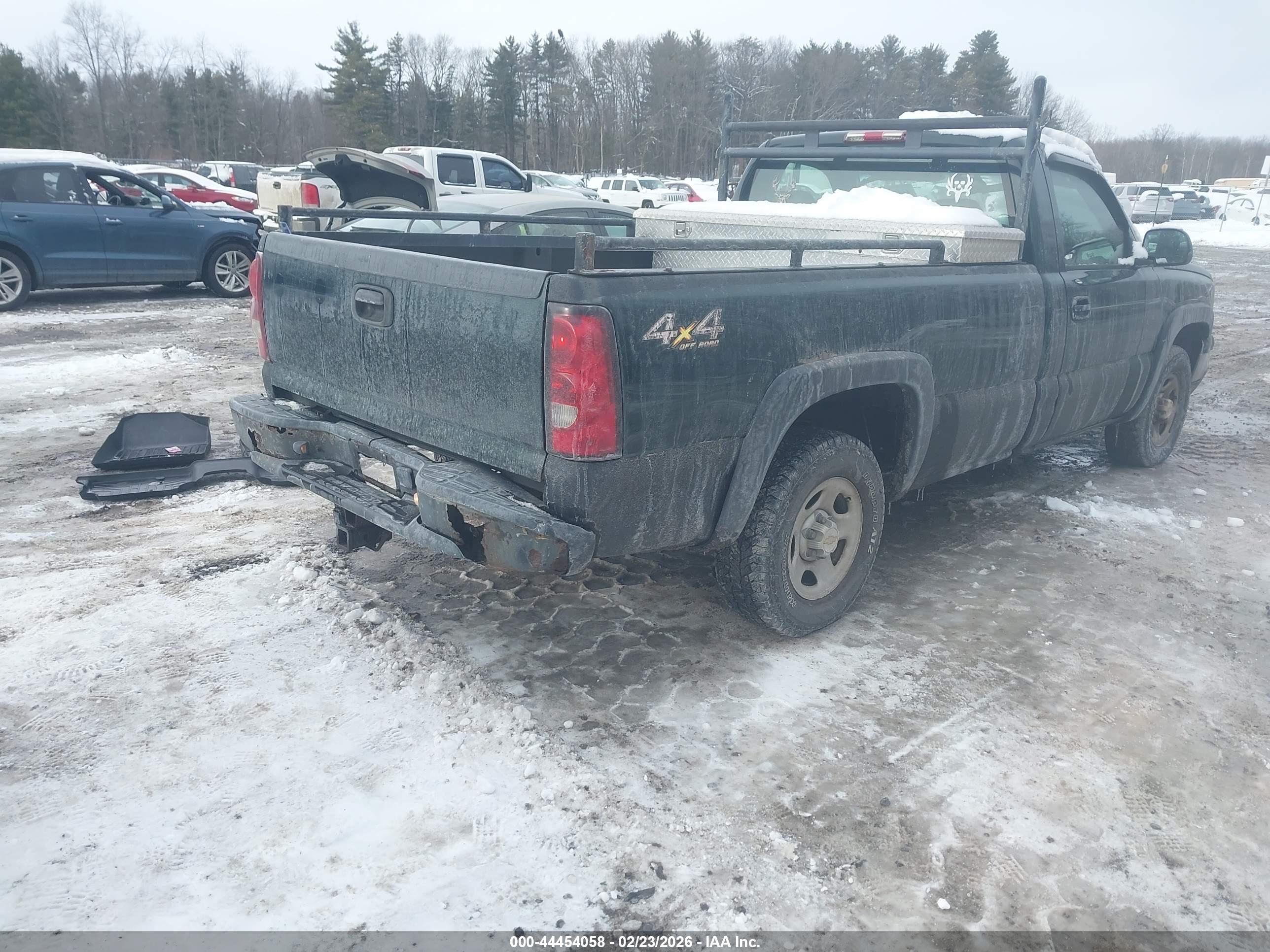 CHEVROLET SILVERADO image 4