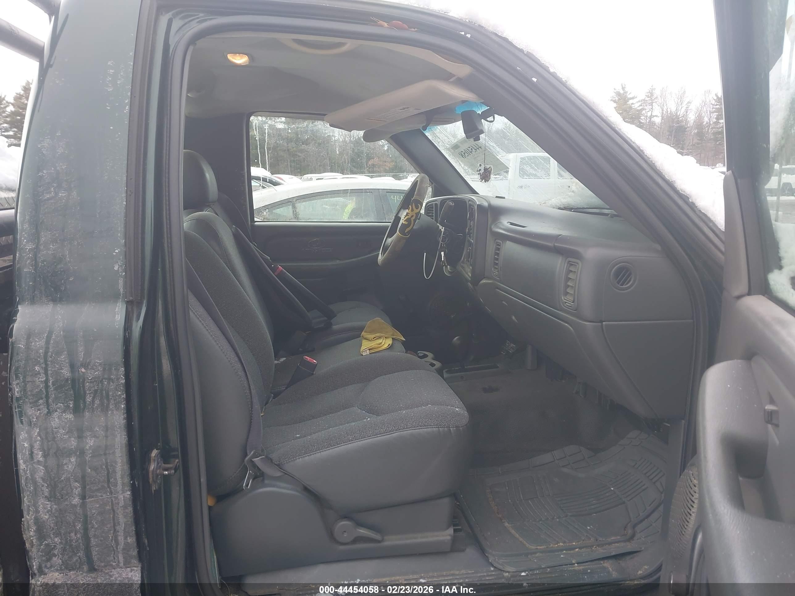 CHEVROLET SILVERADO image 5