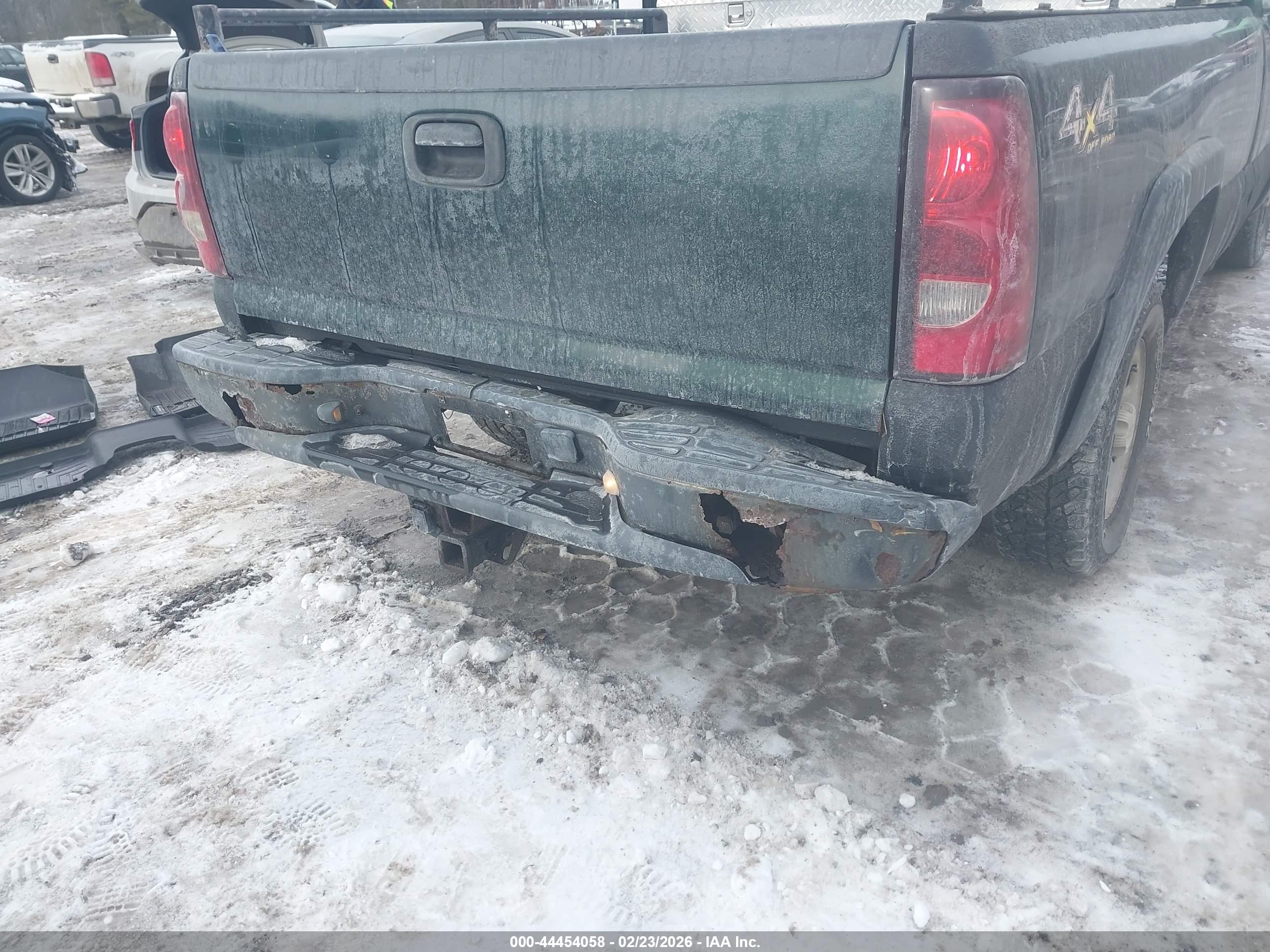 CHEVROLET SILVERADO image 6