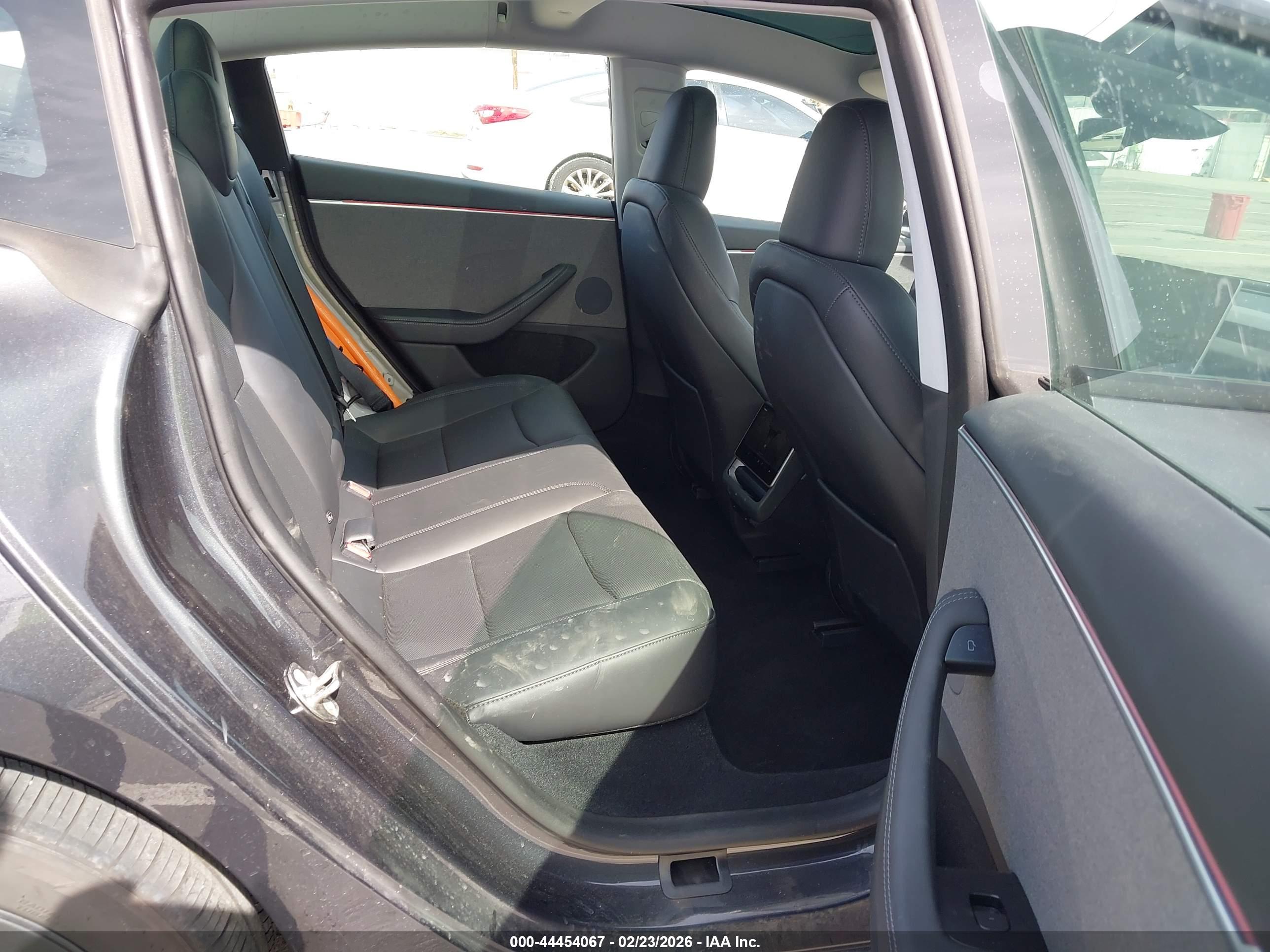 TESLA MODEL image 8