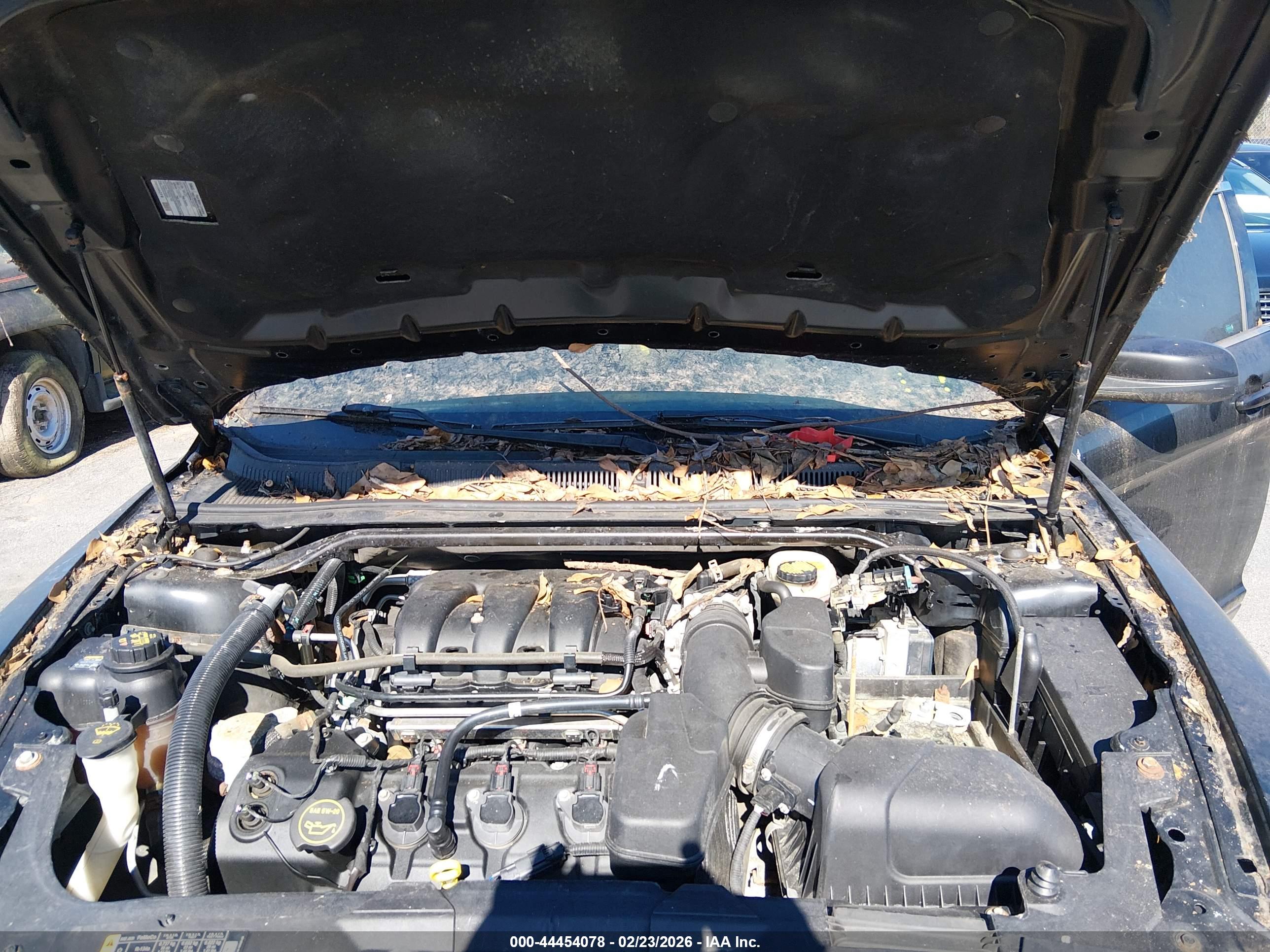 FORD TAURUS image 10