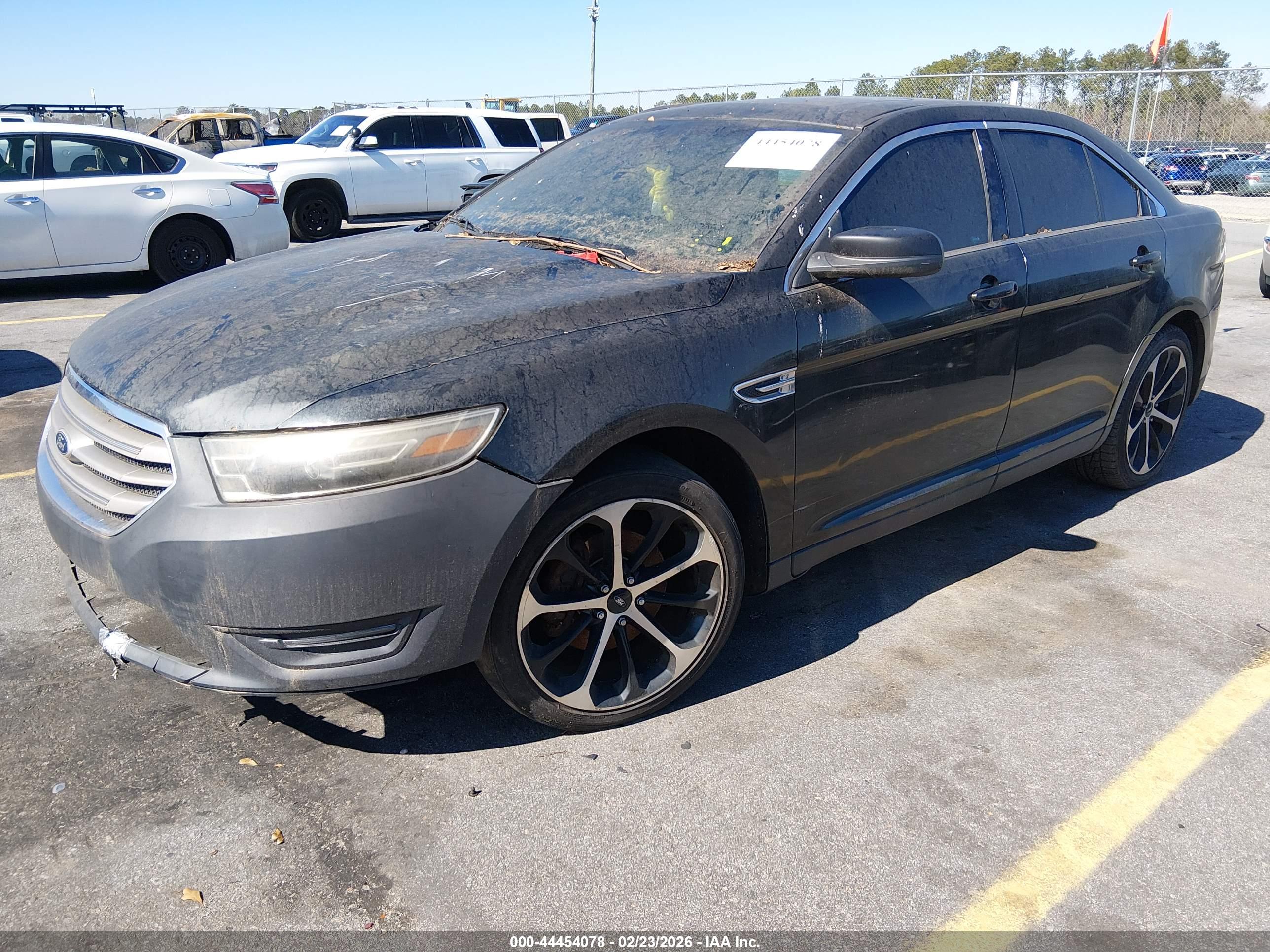 FORD TAURUS image 2