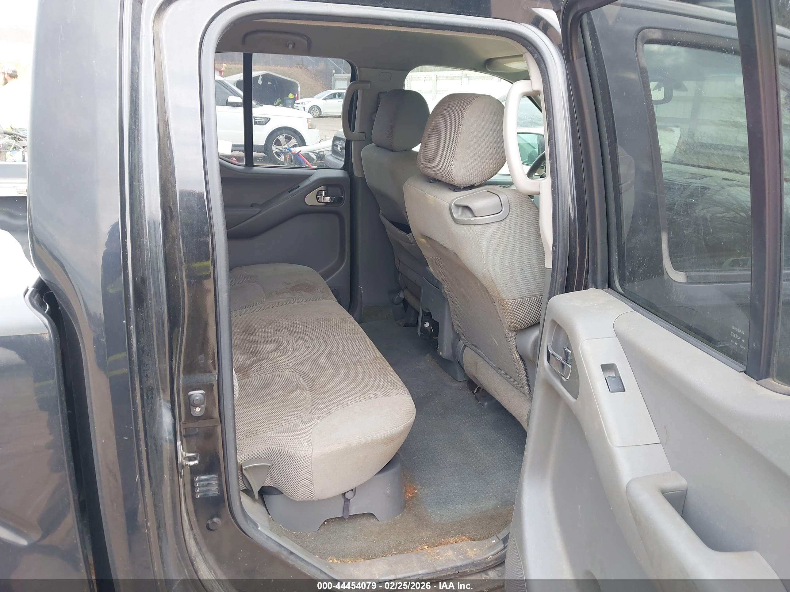 NISSAN FRONTIER image 8