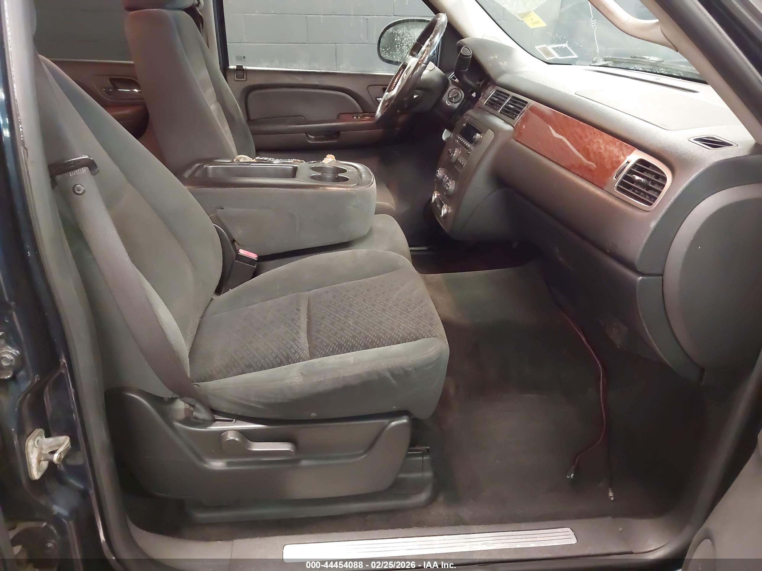 GMC YUKON image 5