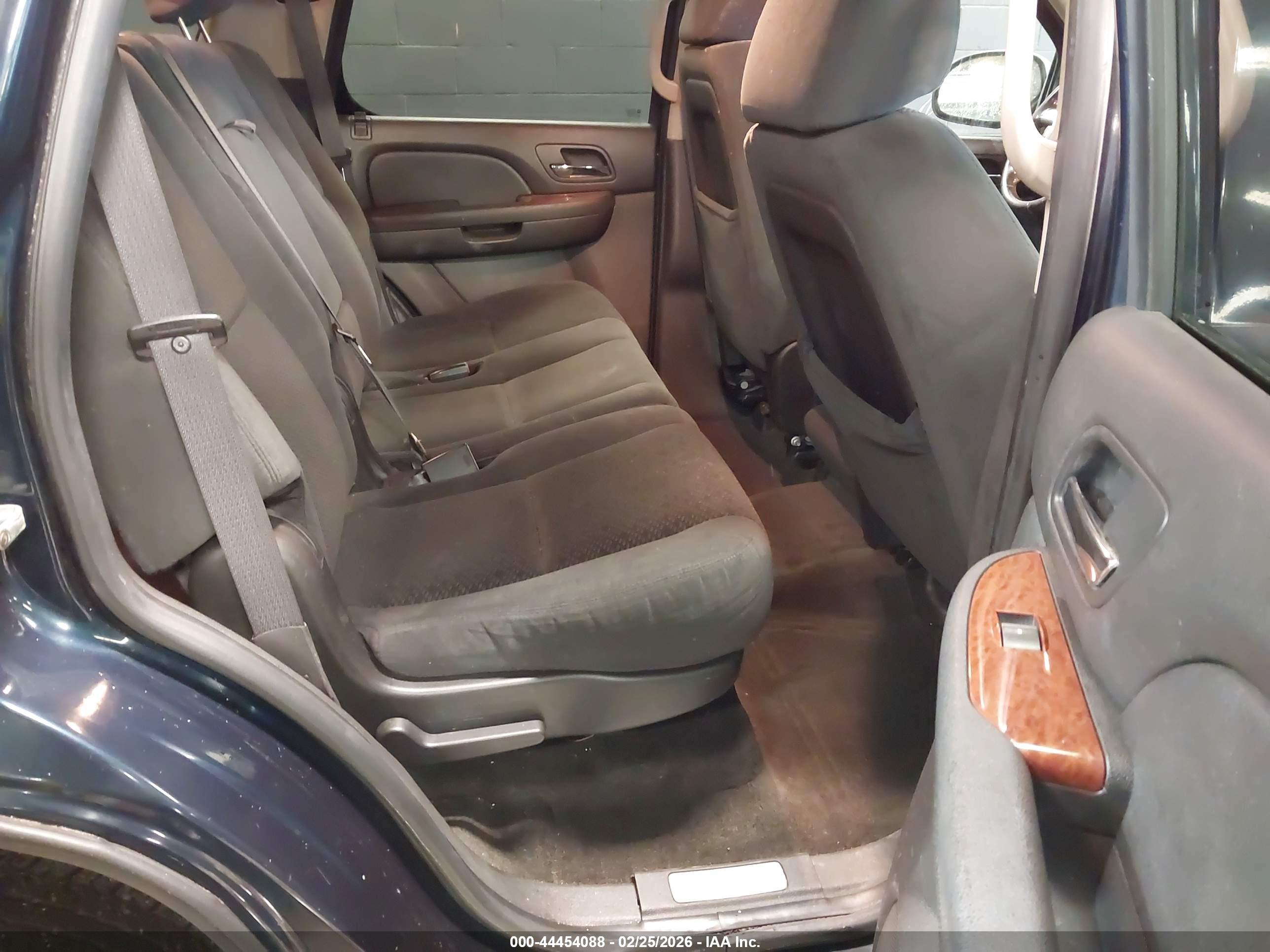 GMC YUKON image 8
