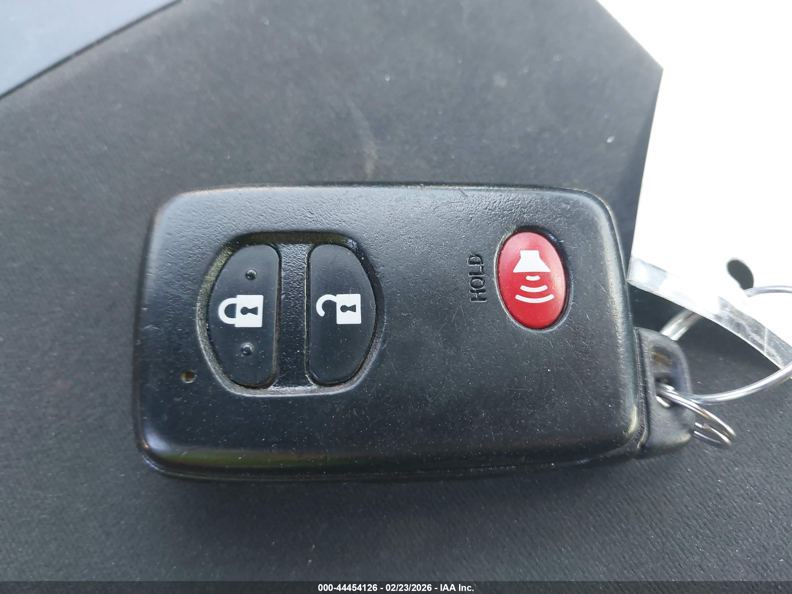 TOYOTA PRIUS image 11